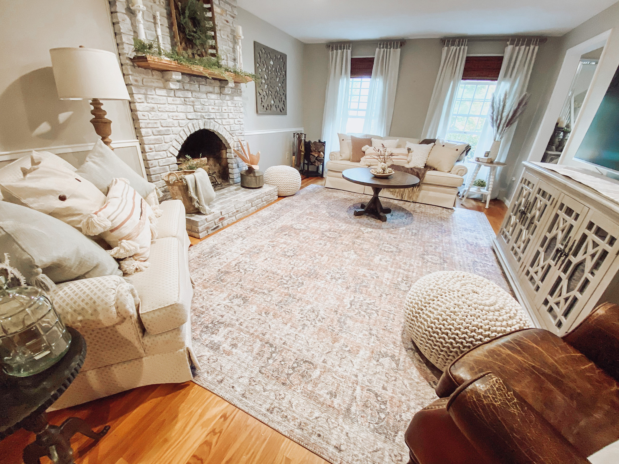🌿 A modern living room that feels light, open, and incredibly cozy. Neutral colors and clean lines make this space perfect for those who love a simple, sophisticated look. #contemporaryliving #neutralhome

#LTKHome #LTKStyleTip