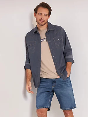 Men's Wrangler Retro Premium Contrast Trim Western Snap Flap Pocket Solid Shirt in Ombre Blue | Wrangler