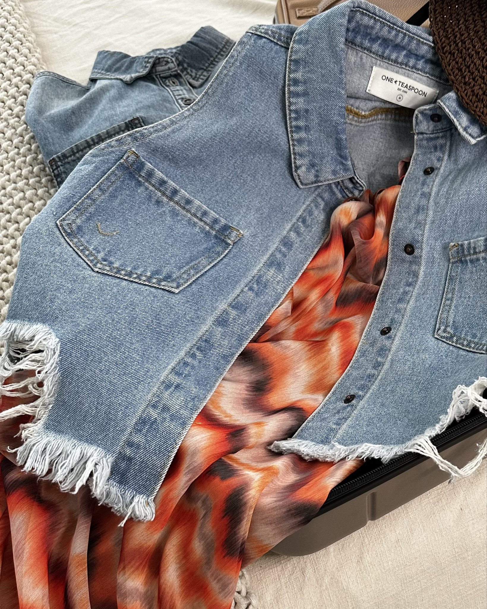 A good denim layer, an easy dress, and a few go-to extras. The kind of outfit that works without overthinking it.

When the denim is right, everything else falls into place.

New arrivals from @oneteaspoon-au 

#LTKFestival #LTKTall #LTKgrwm