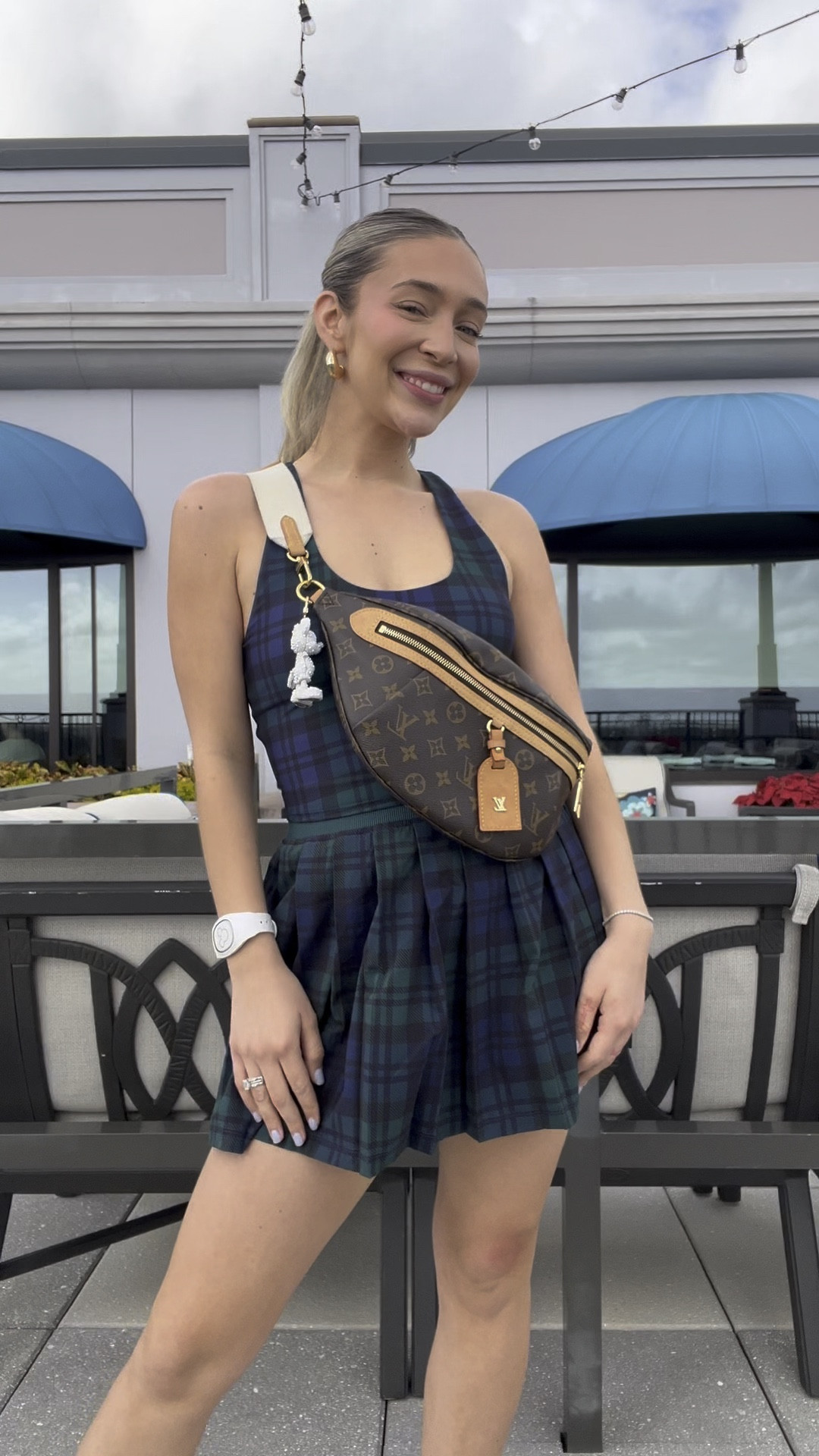 Disney mom fit @beachriot 