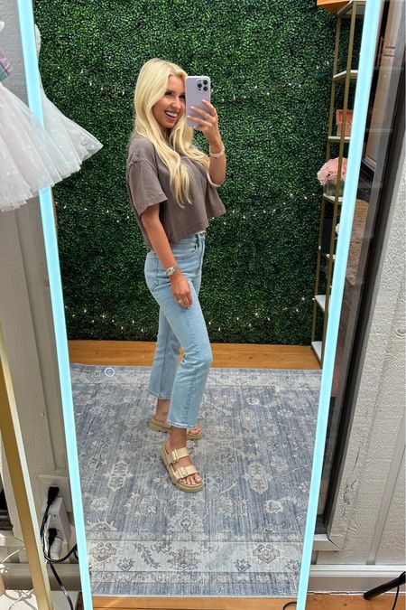 Okay I am loving these Abercrombie jeans!! I’m in the size 24 short and they fit TTS! Love how cute this cropped tee from nuuds looks with it! Wearing size small! Sandals are from revolve! 

#abercrombie
#nuuds
#revolve

#LTKstyletip #LTKFind #LTKSeasonal