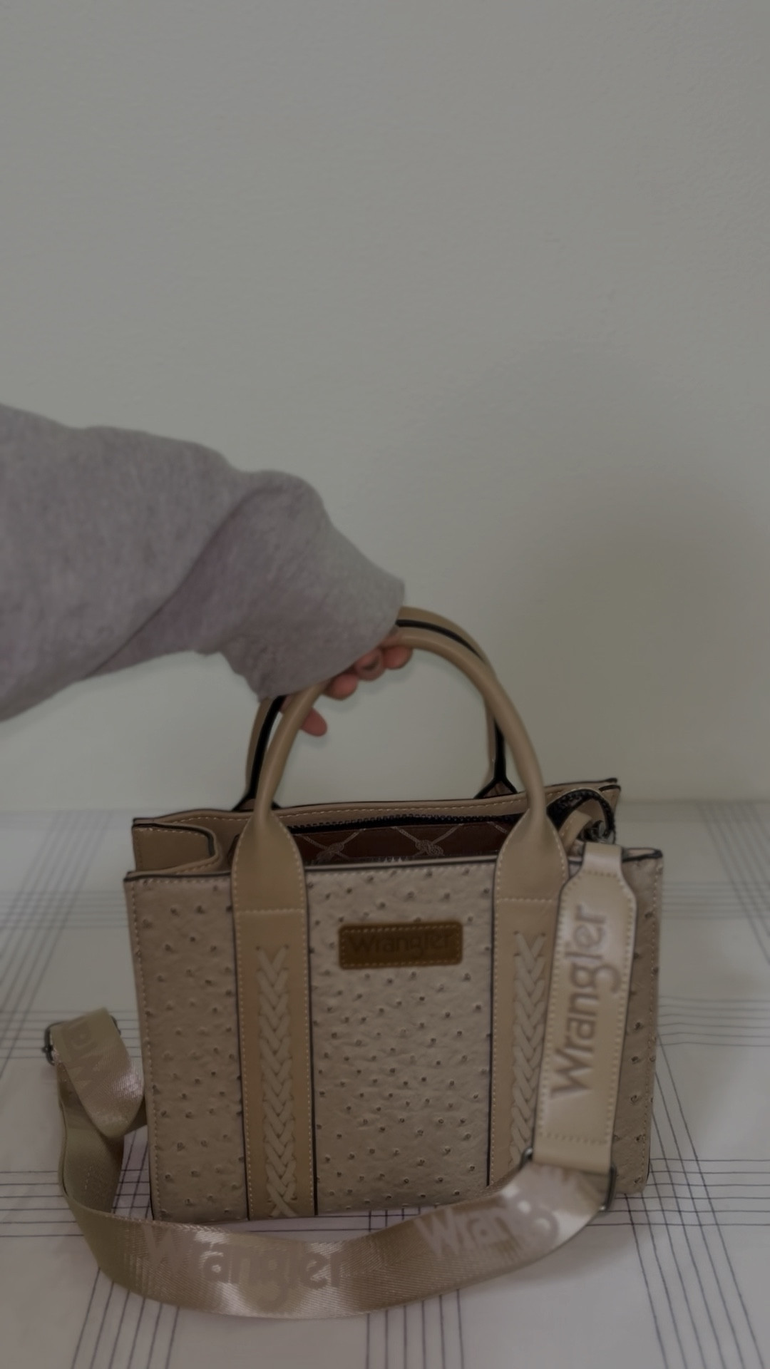 Wrangler purse from Amazon, $39.99 with $10 coupon under product on Amazon. 

#LTKstyletip #LTKfindsunder50