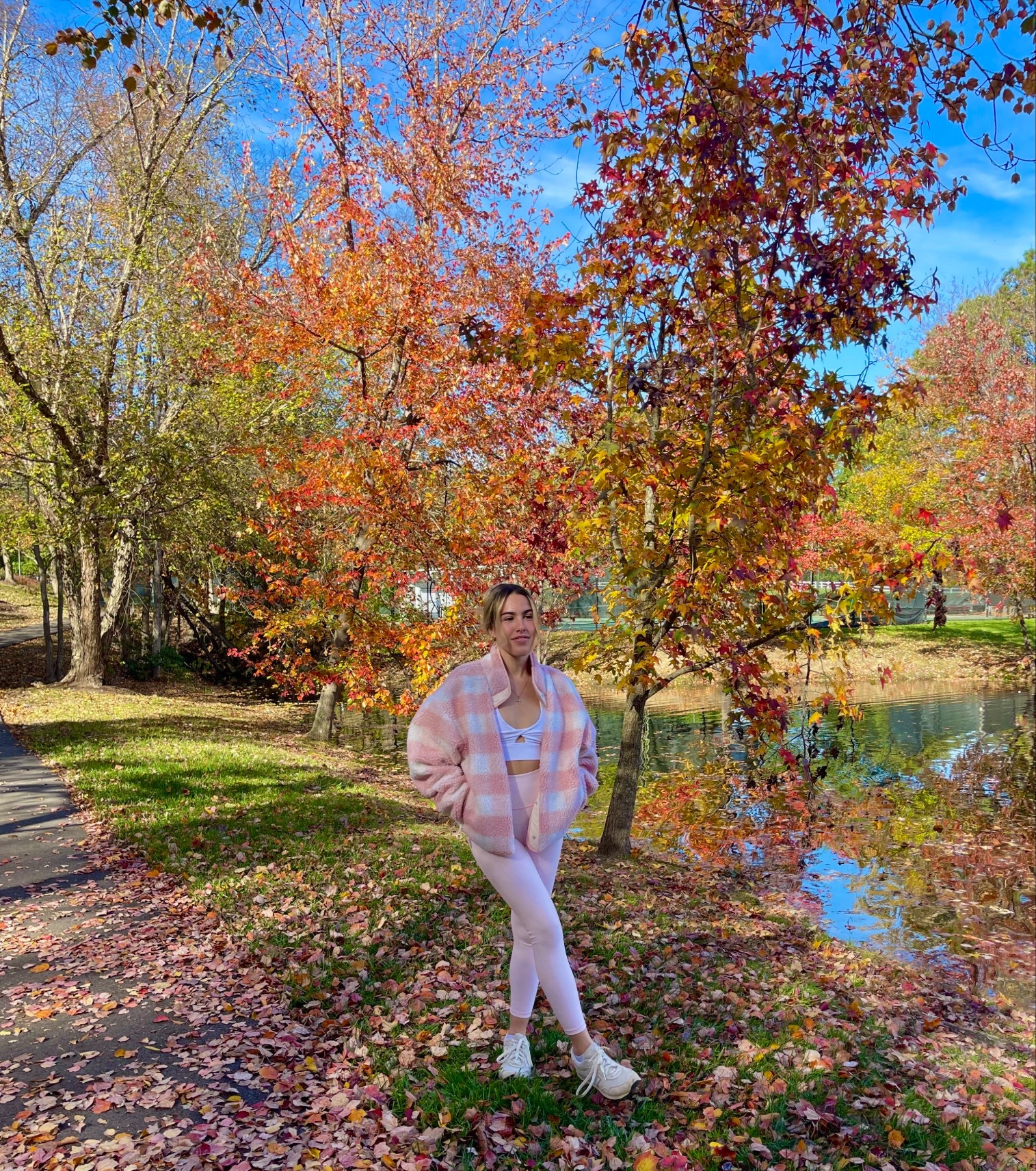 Pink teddy jacket activewear set 

#LTKStyleTip #LTKHoliday #LTKGiftGuide