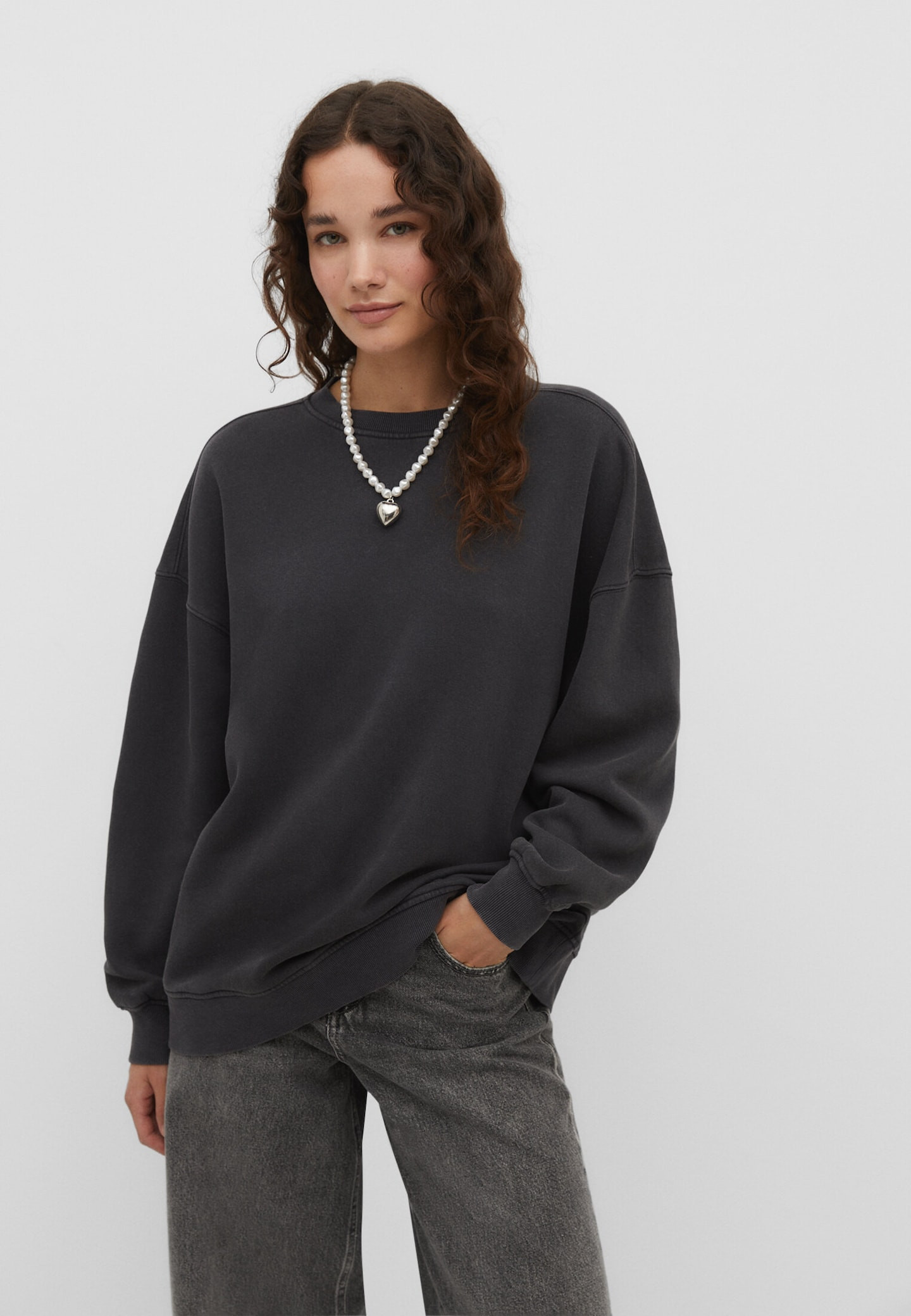 Oversized sweatshirt met verwassen effect | Stradivarius (NL)