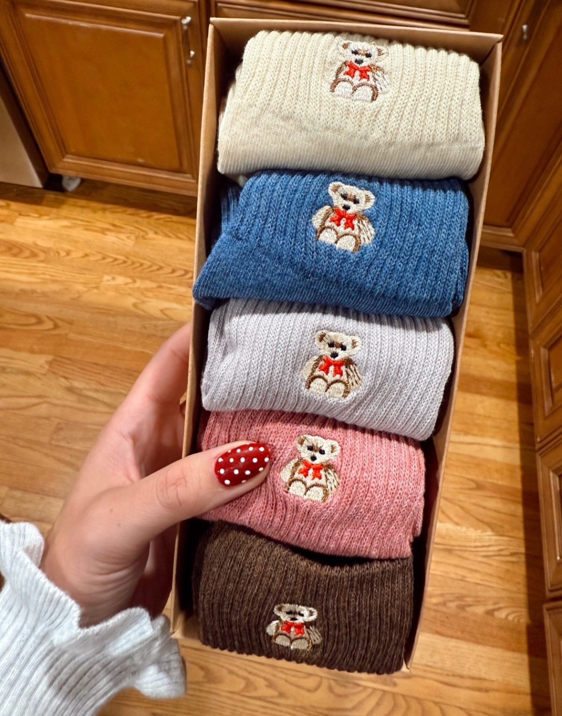How cute are these😍🧸

#fall #falloutfit #socks #cutesocks #amazon #giftidea


#LTKHome #LTKootd #LTKCyberWeek