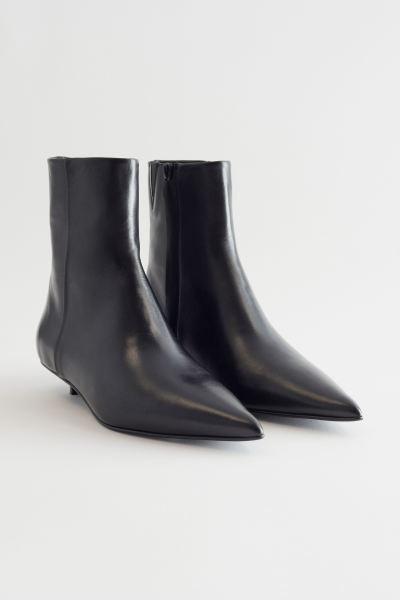 Zachte platte puntlaarzen | H&M (DE, AT, CH, NL, FI)