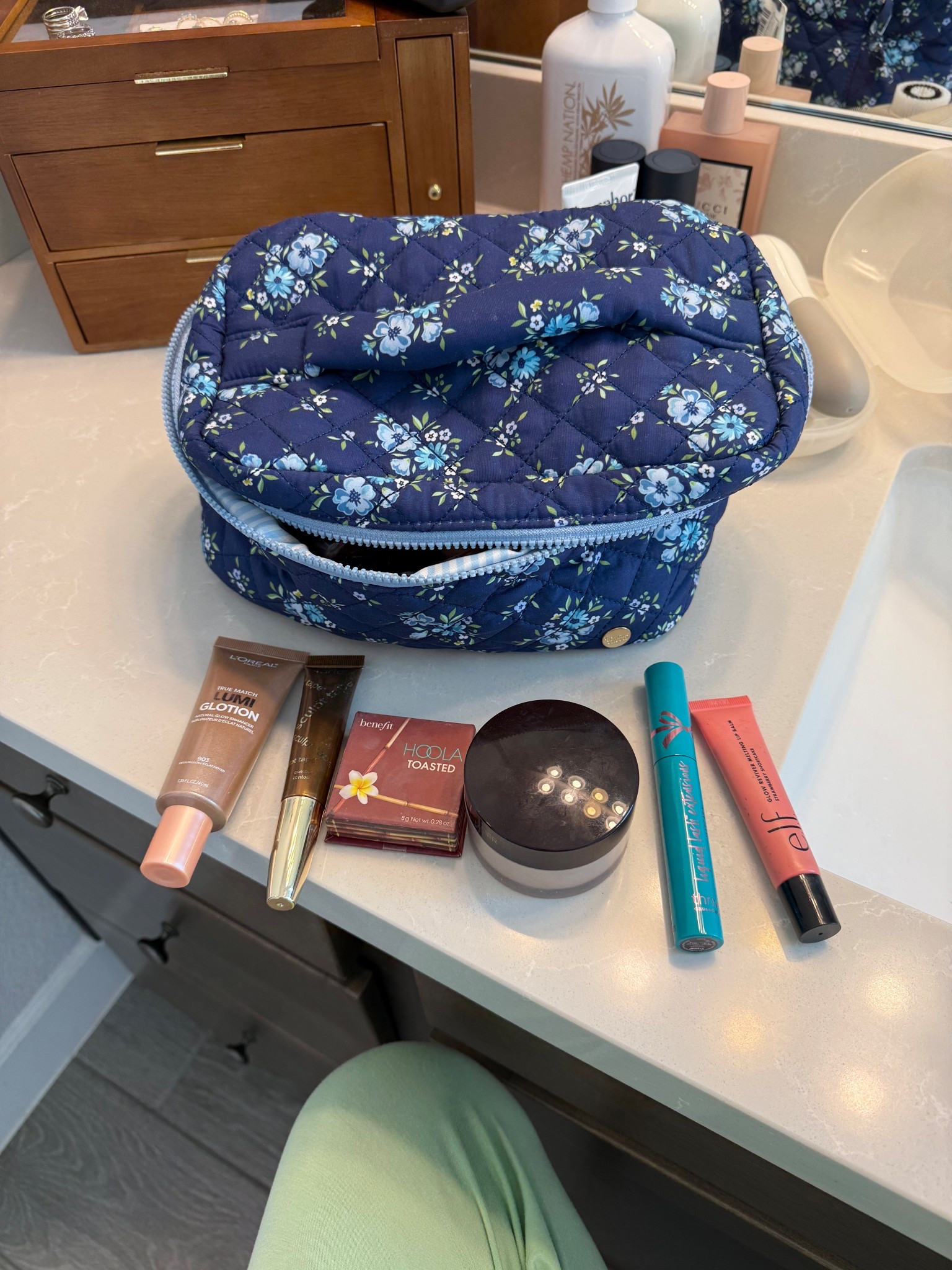 6 products for a minimalistic bronzey makeup lookk