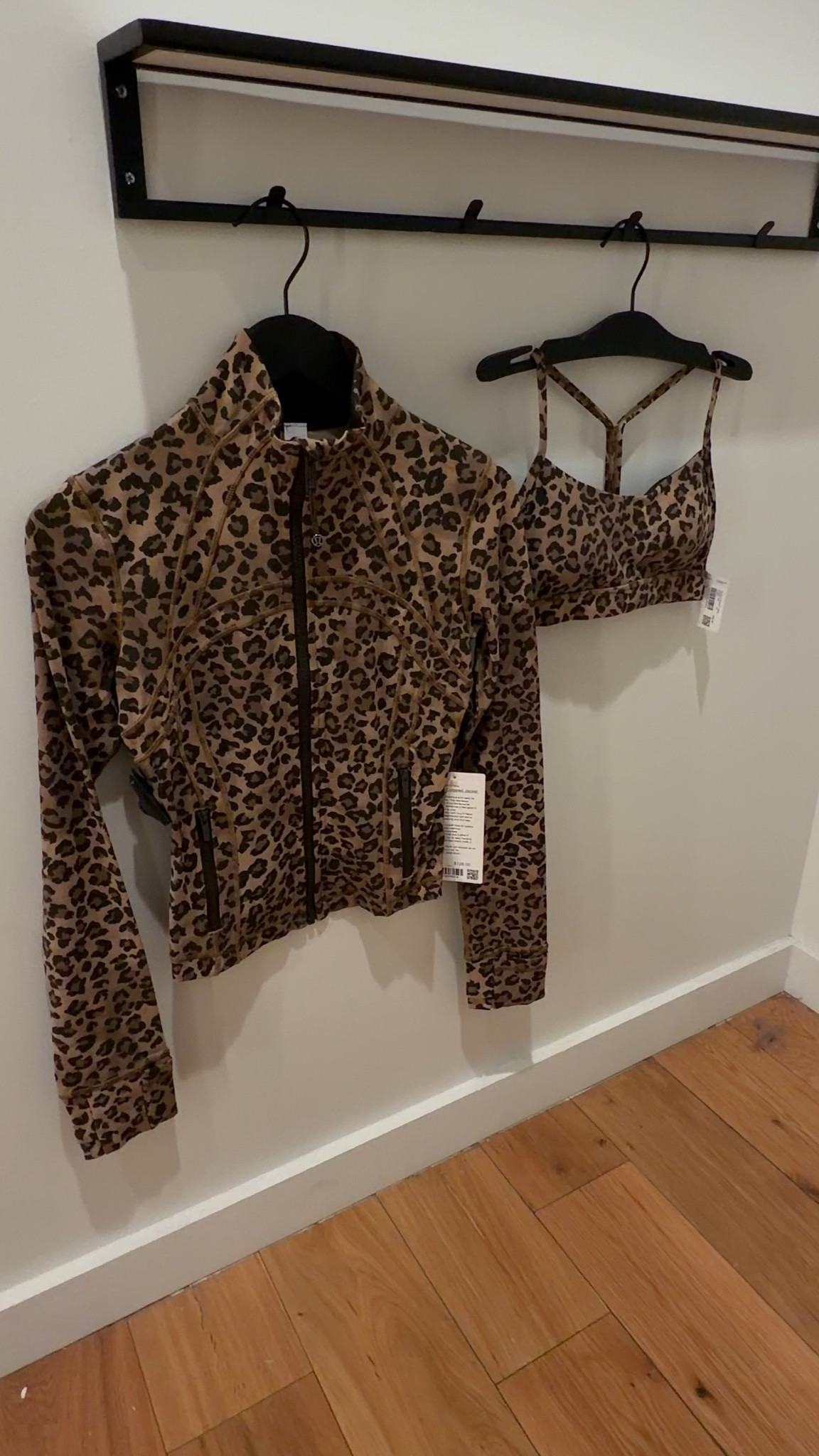 Some of my favorite items from @lululemon’s new drop!

I’m a size xs/s/6 in tops and a small/4 in bottoms!

lululemon, leopard print, activewear, women’s active wear, sports mom fashion

#LTKootd #LTKActive #LTKgrwm