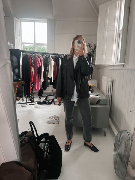 Monochrome outfit, neutral outfit, layered outfit, autumn outfit, leather jacket, oversized leather jacket, white shirt, oversized shirt, black jeans, crop jeans, ballet flats, black flats, Mango, Arket, Nasty Gal, COS, Hush, Levi’s, Free People

#LTKeurope #LTKstyletip #LTKSeasonal