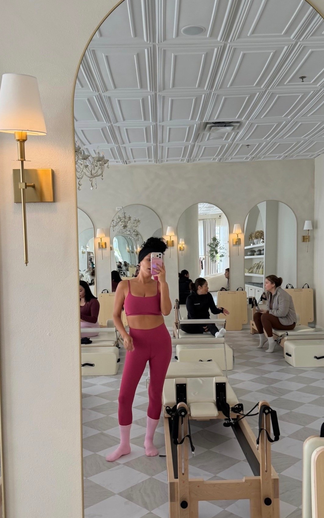 This set just makes me want to show up… and stay a little longer 💗

#pilatesoutfit #workoutset #activewearstyle 

#LTKootd #LTKfitnessgoals #LTKdayinmylife