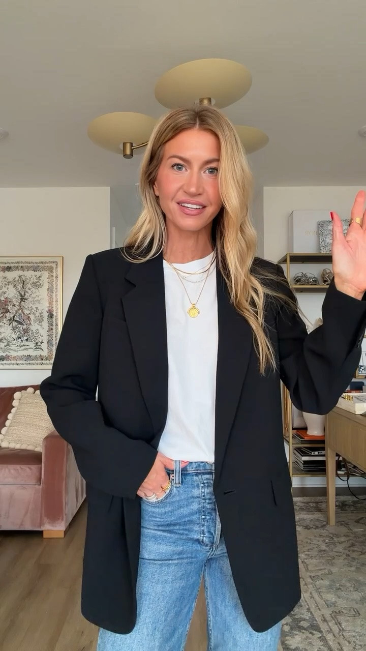 I live a good black blazer!
