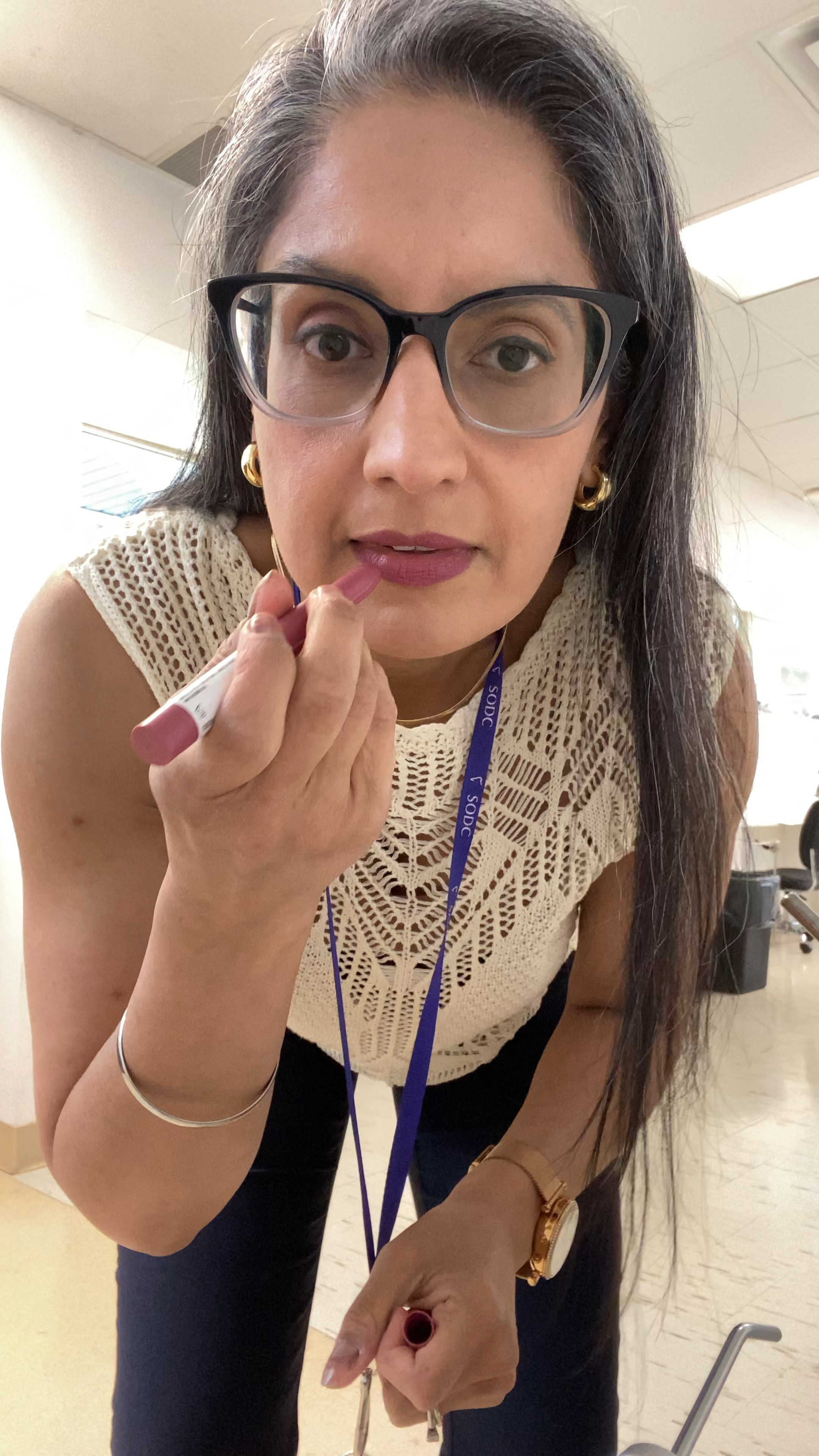 Love this colour, but sometimes it comes off (depending on what I’m eating).

But I get a lot of compliments on this lipstick colour!

Linked 👇🏽Walmart & shoppers 🇨🇦
And Target 🇺🇸