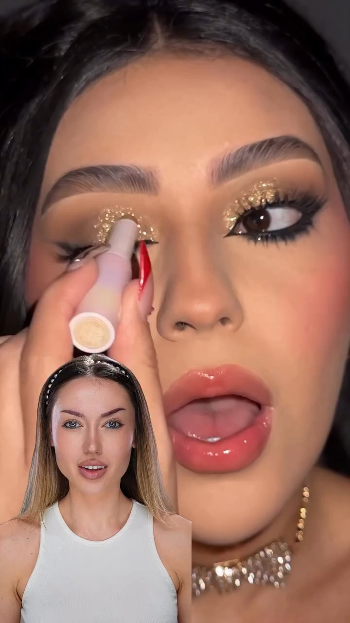 These @sheglam_official Crystal Jelly Glaze Sticks are sooooo pretty 😍 
#SHEGLAM #SHEGLAMeyeshadow #SHEGLAMJellyStick