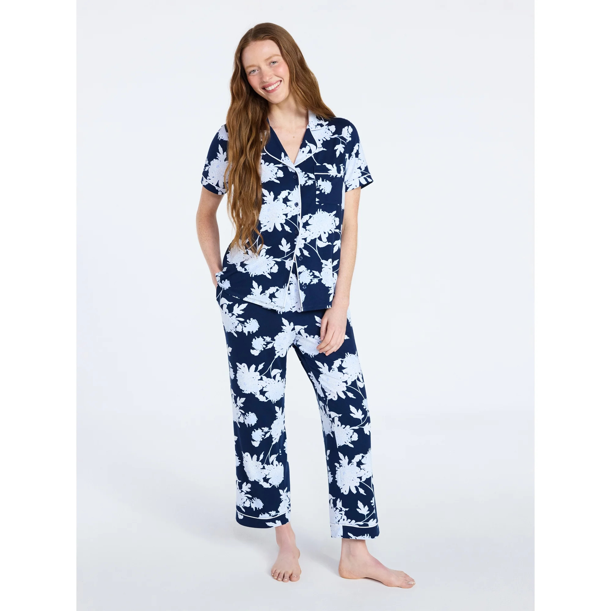 Joyspun Women's Dreamy Soft Collection Notch Collar Top and Capri Pants Pajama Set, 2-Piece, Size... | Walmart (US)