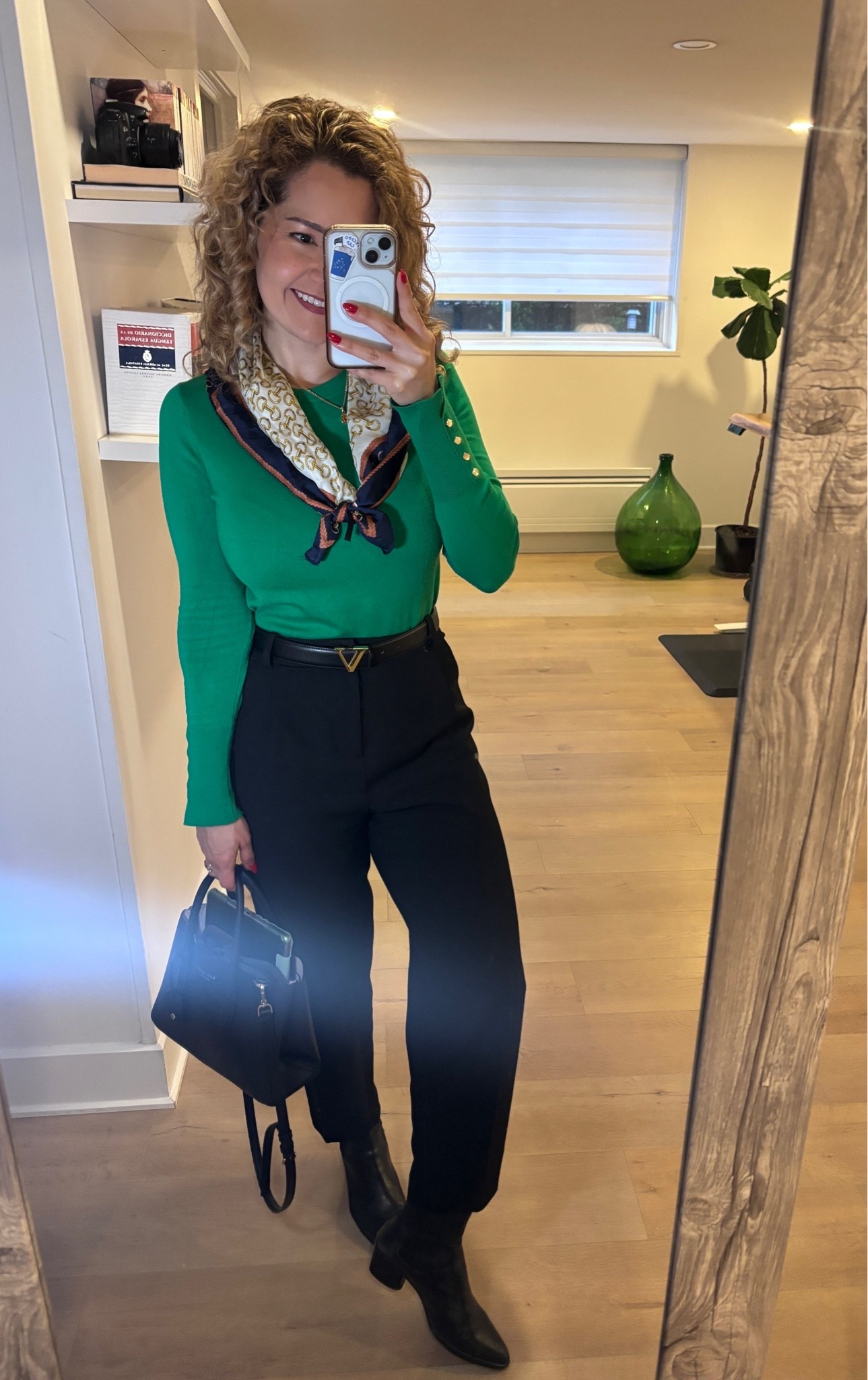 Cómo elevar un outfit básico con un pañuelo ✨

#LTKcanada #LTKstyletip #LTKworkwear