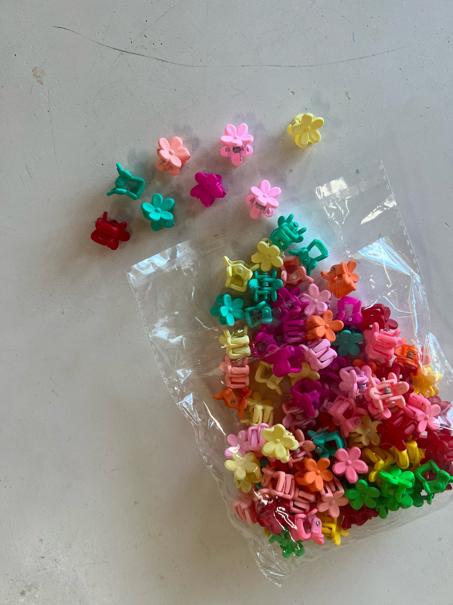 Cutest tiny flower clips 