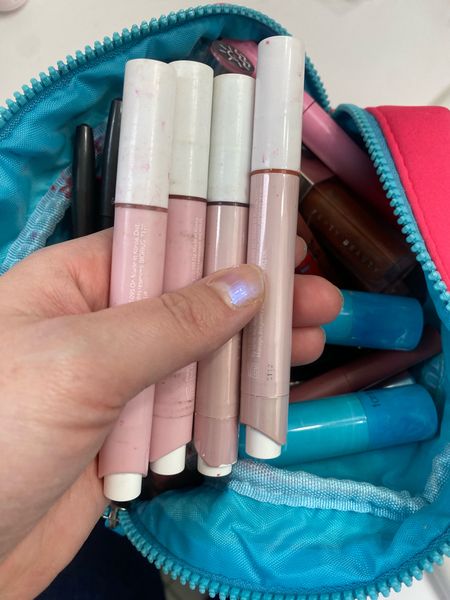 Tarte maracuja juicy lips on sale 30% off & free shipping with code “Fam30”

I love, love these lippies. They’re so incredibly moisturizing. And I love
That they have good pigment pay off. 



#LTKbeauty #LTKsalealert #LTKfindsunder50