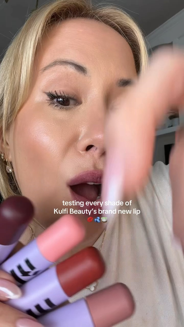 Testing every shade so you don’t have to! 💋💄