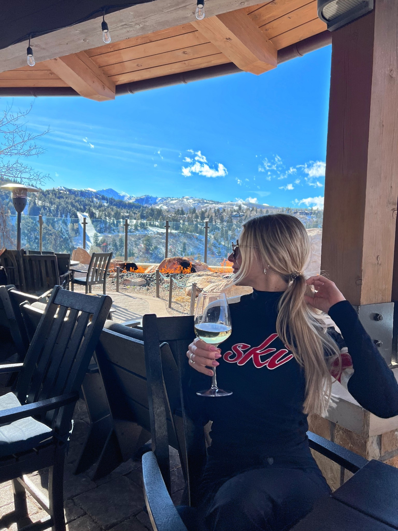 Apres Ski 😎

#LTKSeasonal #LTKootd #LTKSaleAlert