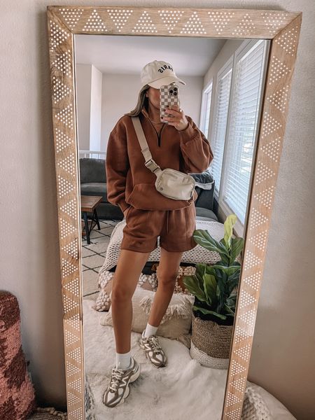 Amazon matching fleece set🍂 this comes in a ton of colors! Wearing a size small

Amazon fashion / amazon finds / amazon matching set / fall style / new balance outfit



#LTKfindsunder50 #LTKshoecrush #LTKstyletip