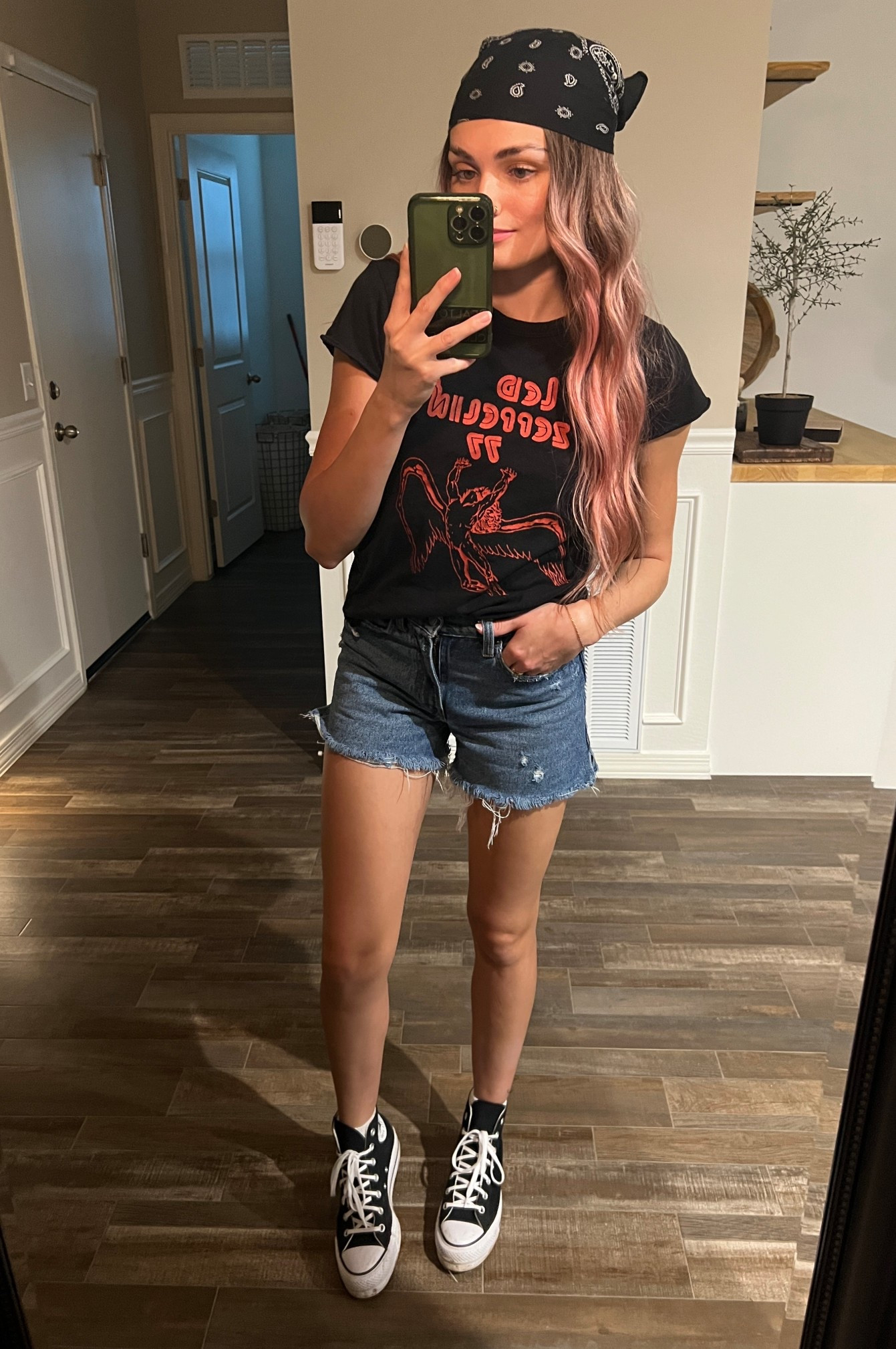 platform converse foreverrr 🤌

concert outfit ideas, outdoor concert, casual outfit, Led Zeppelin shirt, bandana hairstyle, outfit inspo, outfit idea, summertime concert, 

#LTKStyleTip #LTKFindsUnder50 #LTKShoeCrush