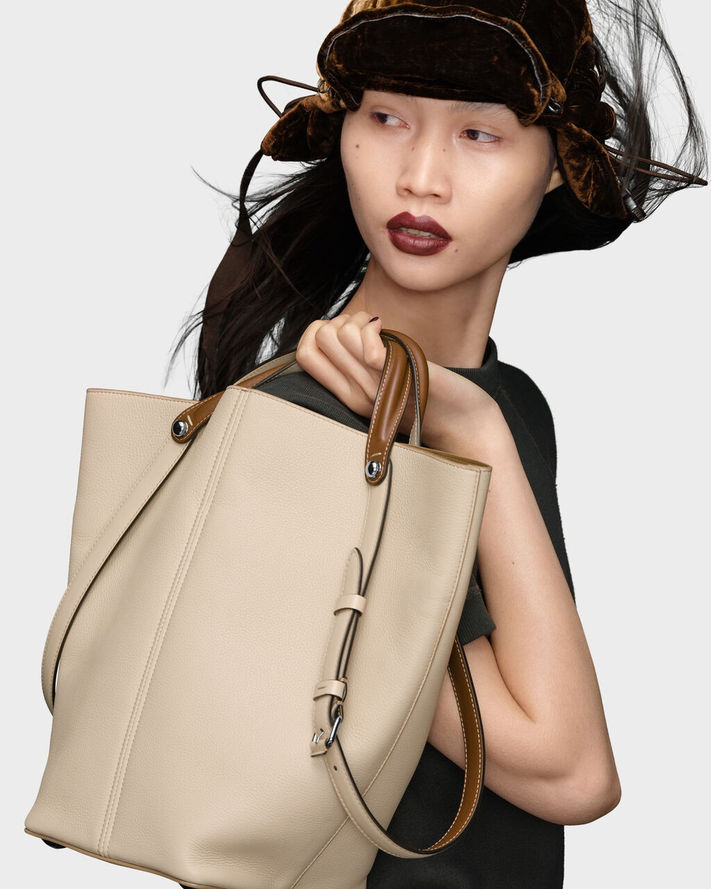 🚨 SALE - Maison Margiela small dress age bag. I love this tote bag so much and the price is so good right now! 

#LTKsale #LTKwinter #LTKbag