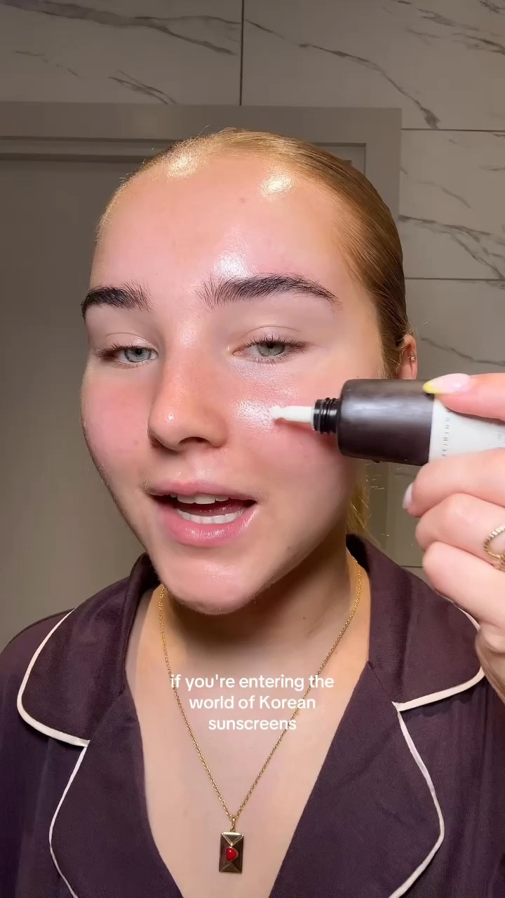 finding your korean sunscreen ☀️
all available at @yesstyle ad💗 discount code: LIFEWITHMILS

dry skin:
@skin1004official probio sunscreen 
@purito_official daily soft touch

weightless sunscreens:
@houseofhur_official weightless sun fluid
@drceuracle_global hyal reyouth

soothing:
@haruharuwonder_official sunscreen
Purito centella sunscreen

oily skin & hydration:
@beautyofjoseon_official aqua fresh sunscreen 

oil control:
@celimax.global oil control light sunscreen

#koreanskincare #koreansunscreen #acne #acneproneskin #sensitiveskin #skintok #clearskin