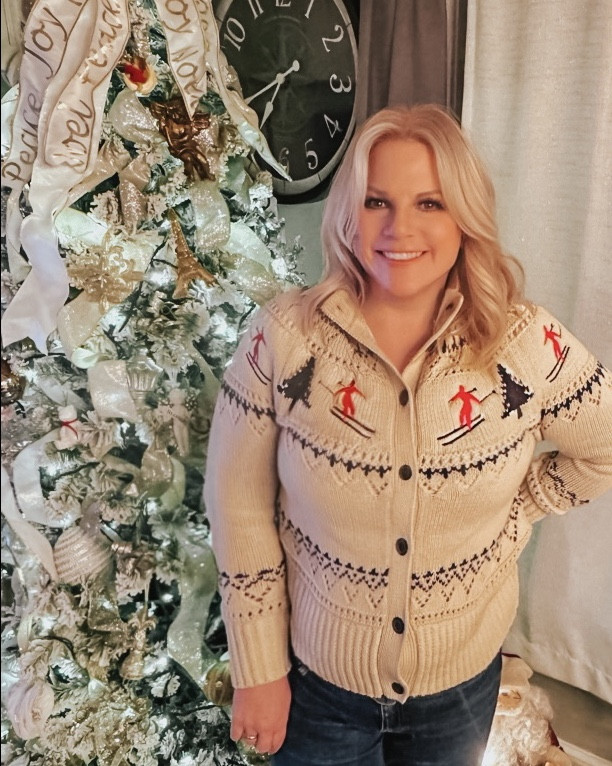 I think this might be the most perfect Christmas sweater ever.
It's a 100% cotton fisherman sweater.
It comes in several different colors and patterns.
There is one that has Golden Retrievers on it, I'm obsessed with that one too!

Holidays, Christmas, Christmas decorations, Christmas outfits, LL Bean, New England 

#LTKHoliday #LTKootd #LTKSeasonal