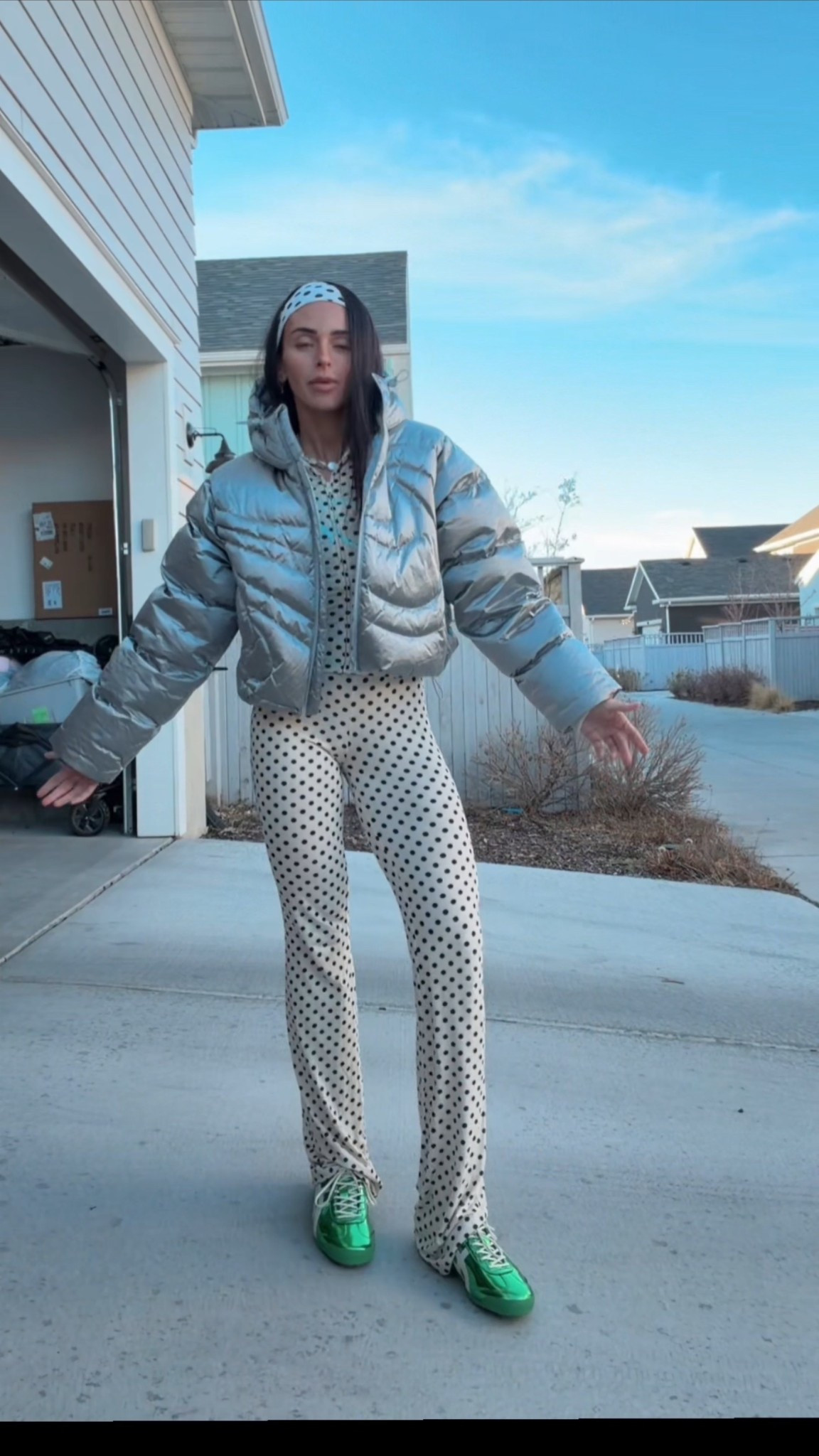 Wearing XS in my coat 💖💖