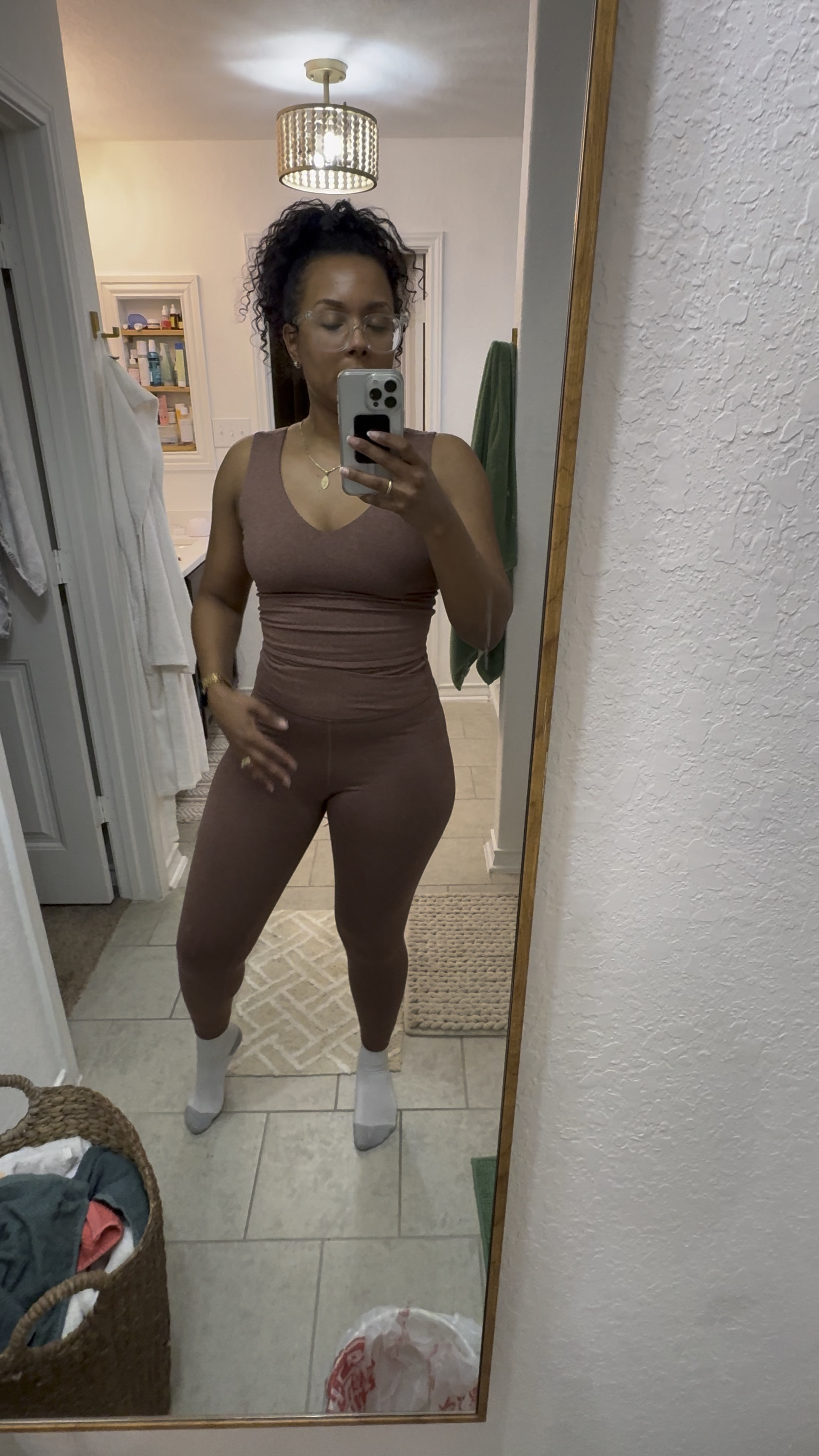 Medium top and a medium tall bottom. No cups in the top. Which I’m fine with. 

These are super soft on the inside and comfortable!

#LTKStyleTip #LTKFitness #LTKActive