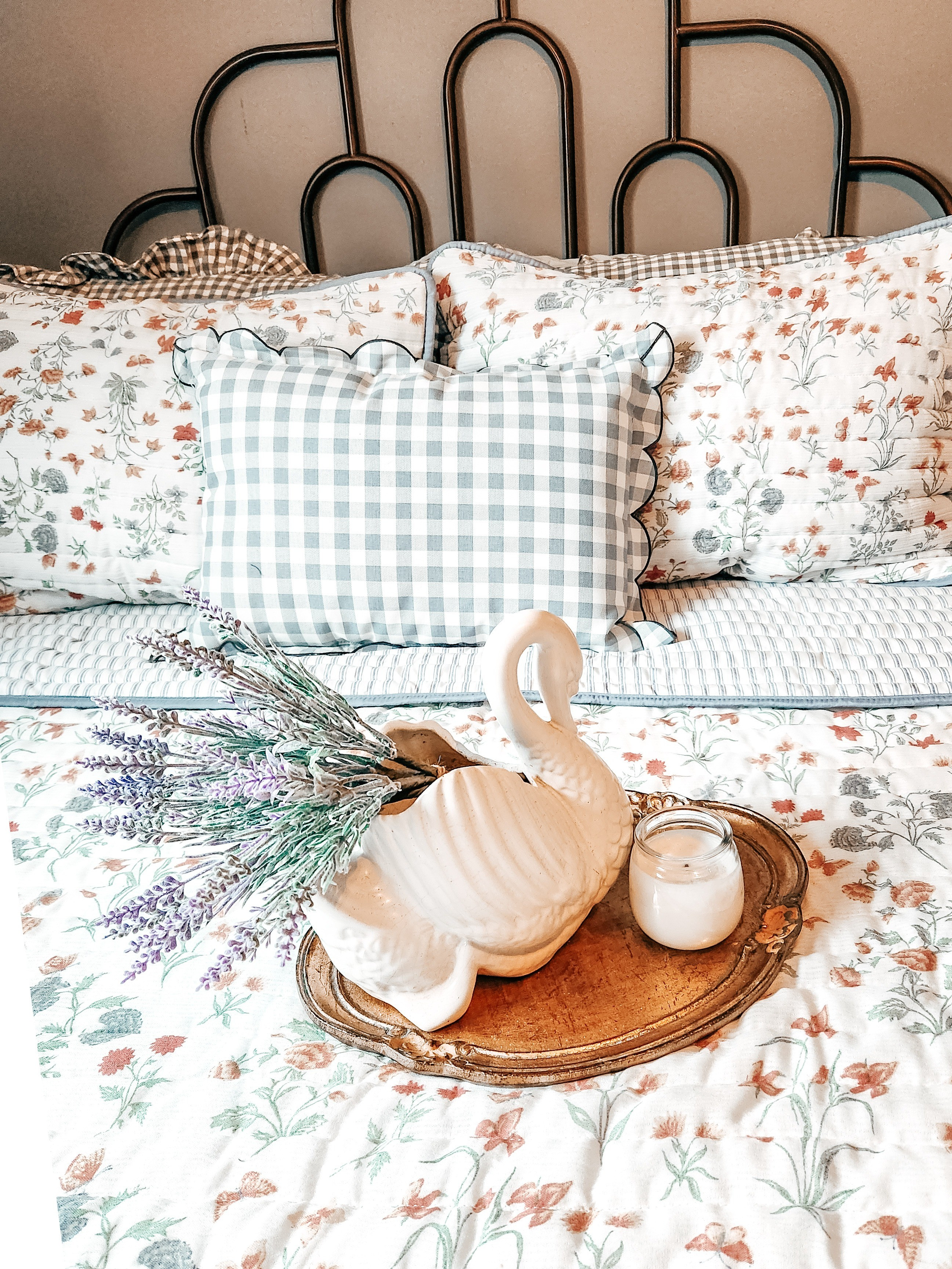 Cozy spring bedding

#LTKSpringSale #LTKSeasonal #LTKHome