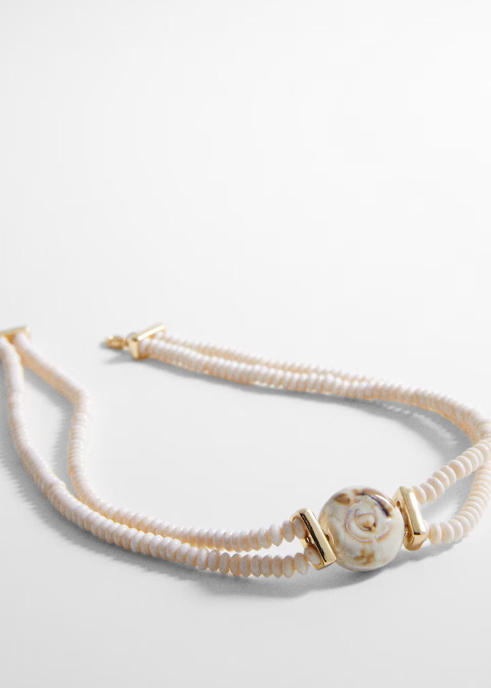 Shell pendant pearl necklace | MANGO (US)