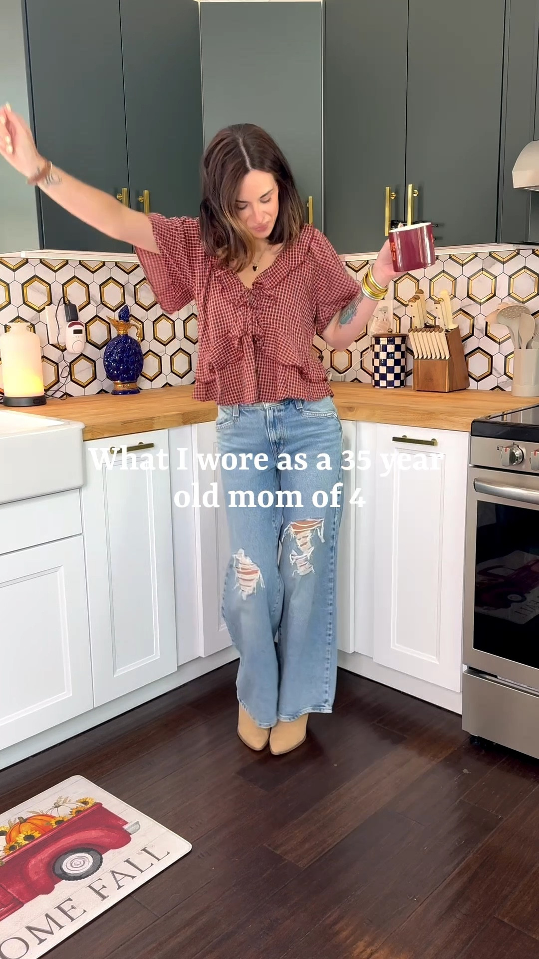 This is my fav early Fall top!!

Top: true/relaxed. Grab your typical size. I’m in the XS.

Jeans: size up! Levi’s tend to fit snug. I’m in the 25’s and I’m a true size 24.

#falloutfit #fallstyle #levijeans 

#LTKFindsUnder100 #LTKSeasonal #LTKStyleTip