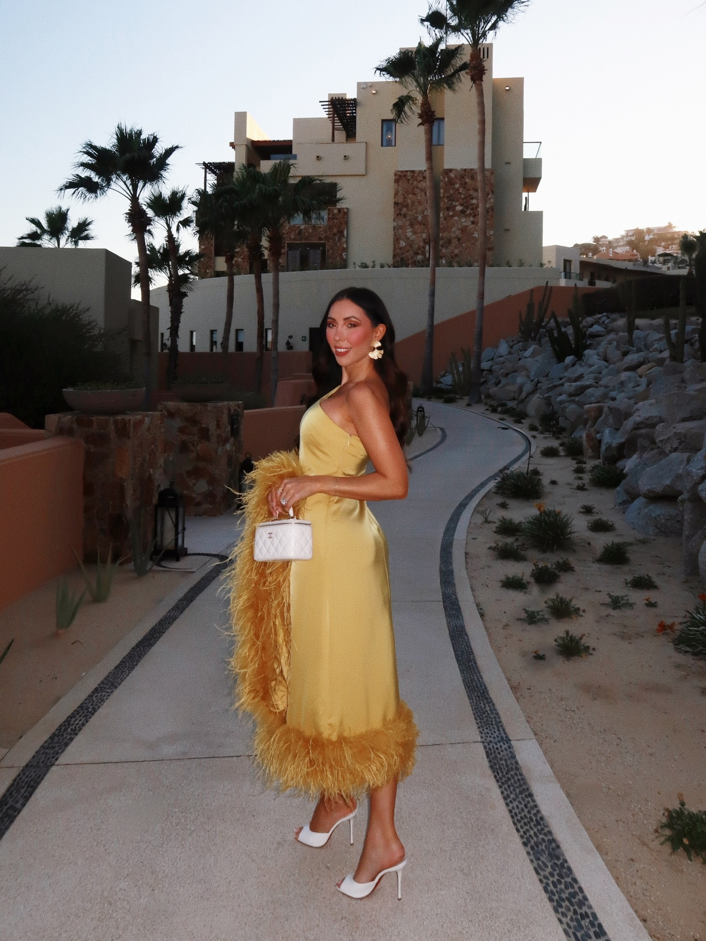 A perfect vacay dress 💫 
.
.
Cabo | dress | vacation style
