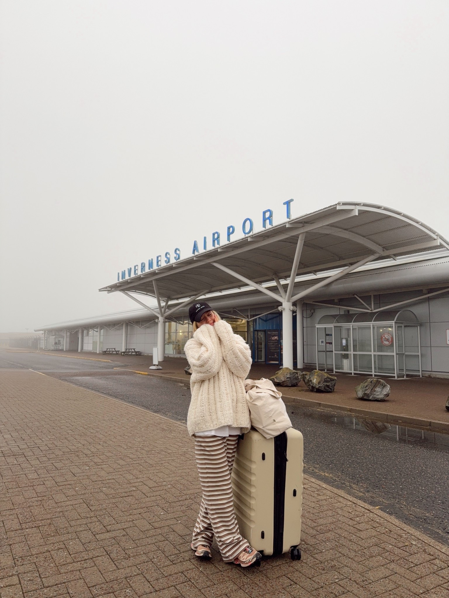 Travel home outfit- trousers and tee are sisters and seekers 

#LTKwinter #LTKuk #LTKeurope