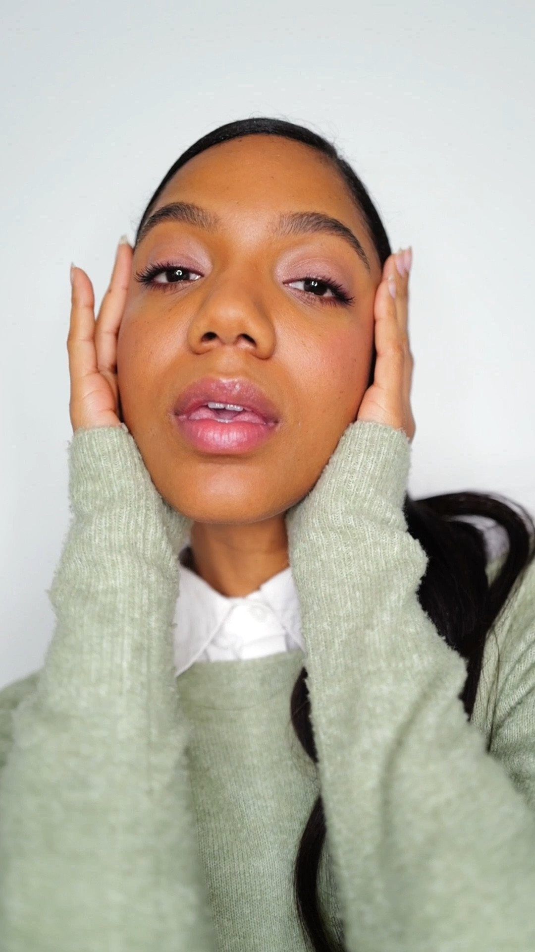 Eyeshadow palette: 04 Poetry used the middle peachy shade and the brown

Lipstick (used on cheek) : B101 Tiepolo

Lip balm: U 001 Astral Pink




Spring makeup| minimalist makeup -| everyday makeup | simple makeup | Prada beauty makeup | Prada beauty | monochrome soft matte blur lipstick | pradascope mascara | lifting and lengthening mascara | Prada lip balm | colour enhancing hydrating  lip balm | Prada eye shadow | Prada beauty swatches | black girl makeup

#LTKBeauty