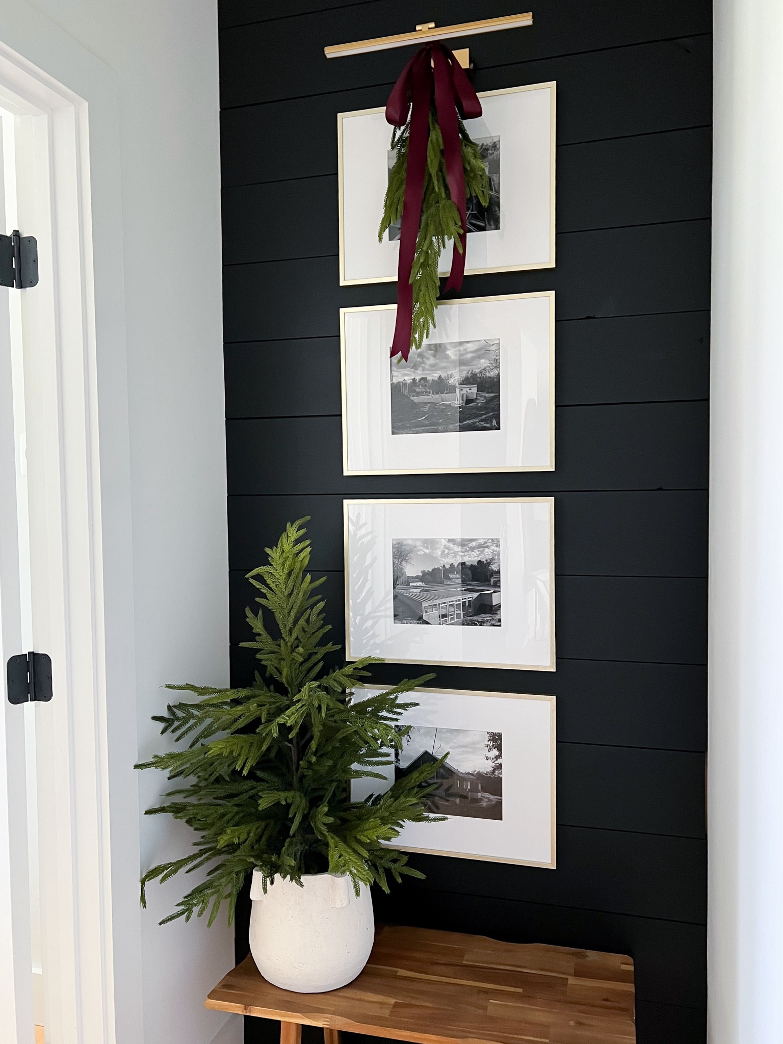 Hallway Decor | Holiday Home

#holidayhome
#hallwaydecor
#hallwaydesign
#galleryway
#homedecor


#LTKhome #LTKSeasonal #LTKHoliday
