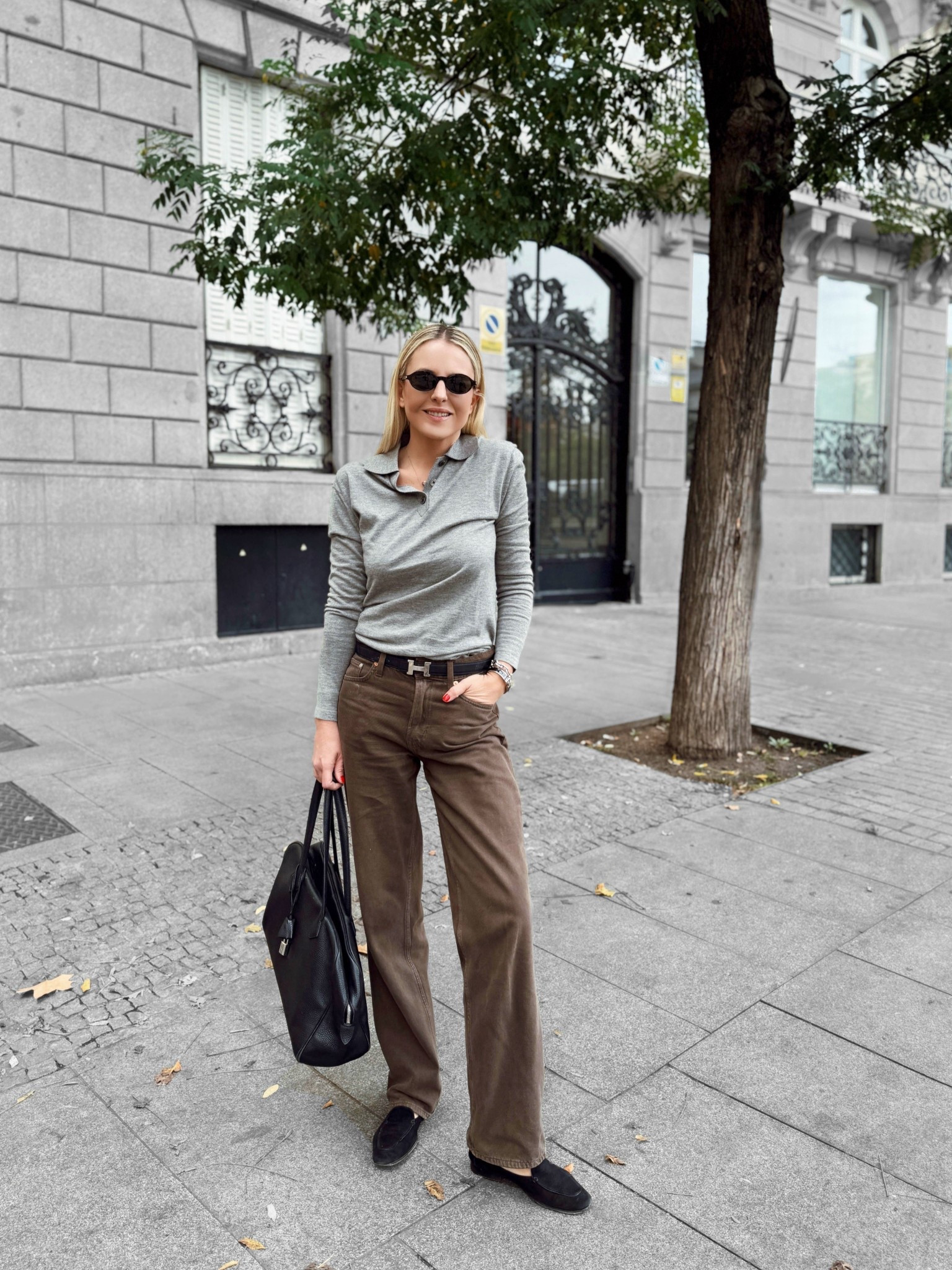 Enamorada de @440me, no puedo dejar de usar sus prendas, encajan a la perfección con todo mi armario y son tan suaves, ideal para esta época del año! Hoy me dio por mezclar marrón , gris y negro. Que os parece, si o no? A mi me encanta!!! 

———————————————————-

 I can’t stop wearing @440me someone please stop me, the fit, the quality it’s so good! I wore brown, gray and black today. What do you guys think, yay or nay?
.
.
.
.


#LTKautumn #LTKeurope #LTKespana