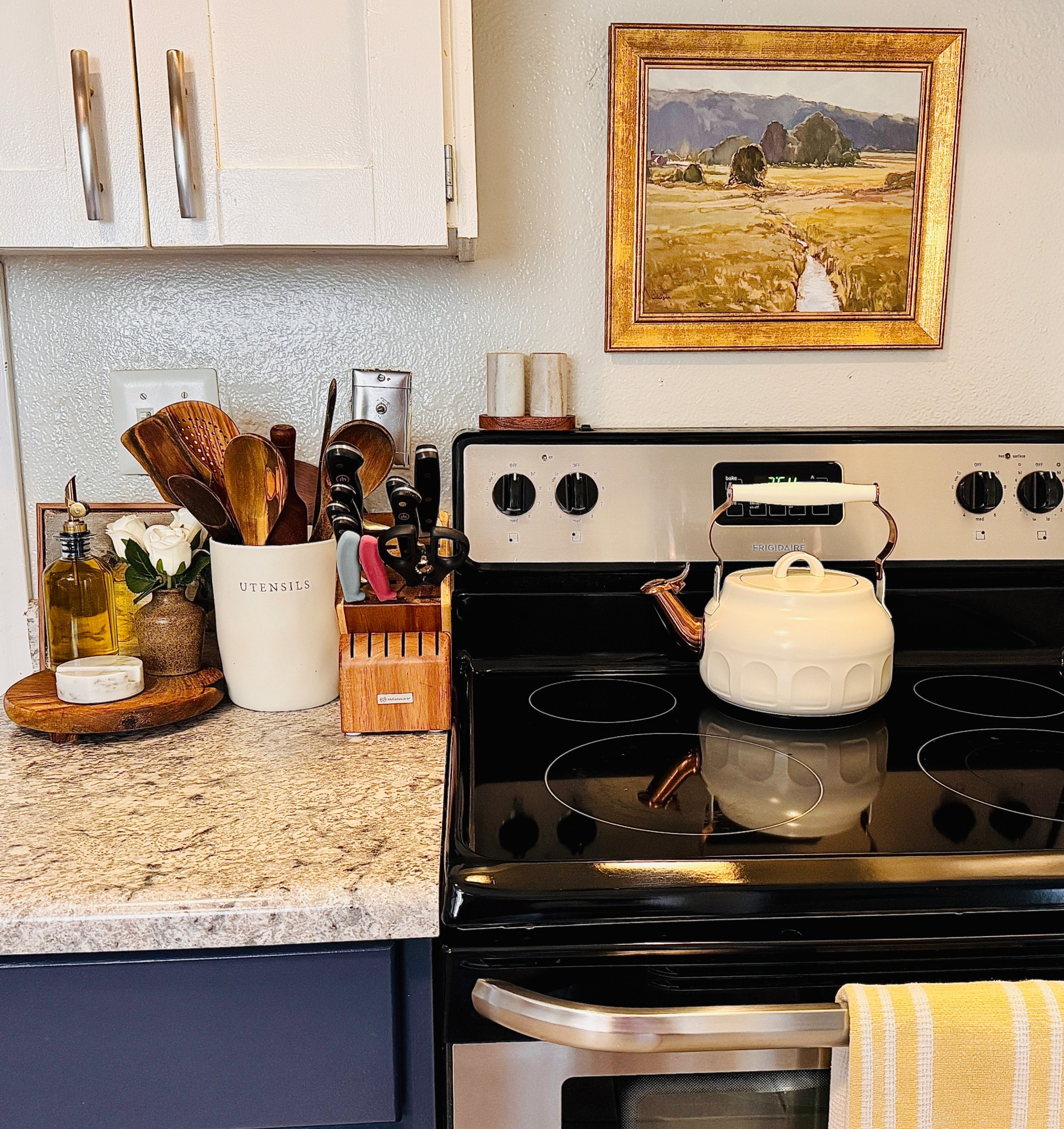 Even though this is a rental, I’m making the most of it 🤍
I focus on styling with practical pieces we truly use, so the space feels warm, functional, and lived in. Proof that you don’t need a perfect kitchen to love your space 😊 

#kitchencounterstyling #homedecor 

#LTKHome #LTKdayinmylife #LTKmomlife