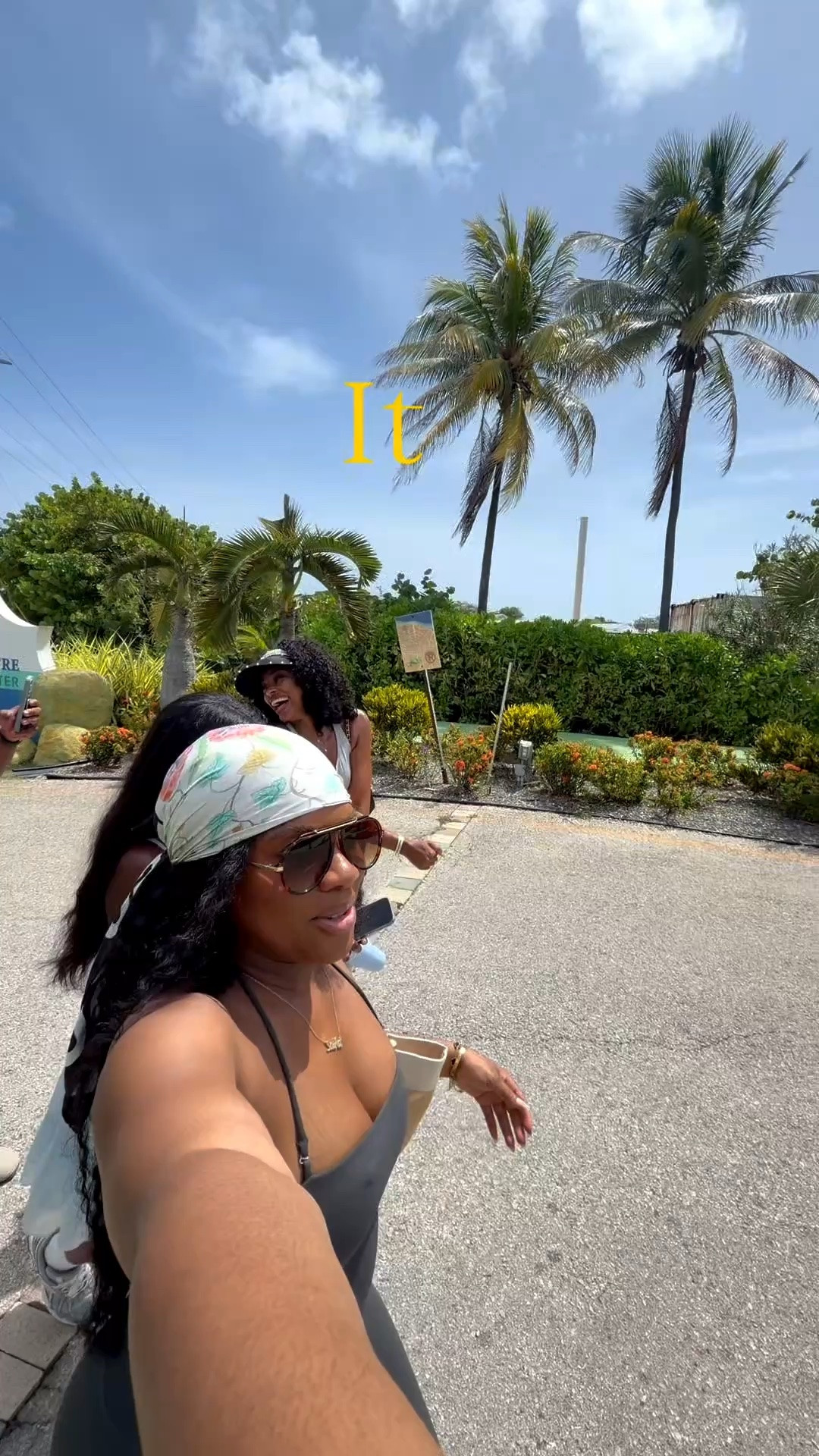 When it comes to a vacation, I’m definitely gonna give glam but you also need those sporty sheet pieces when you’re doing your excursions. That’s why I pulled this look get into it. 🤩

#LTKootd #LTKdayinmylife #LTKTravel
