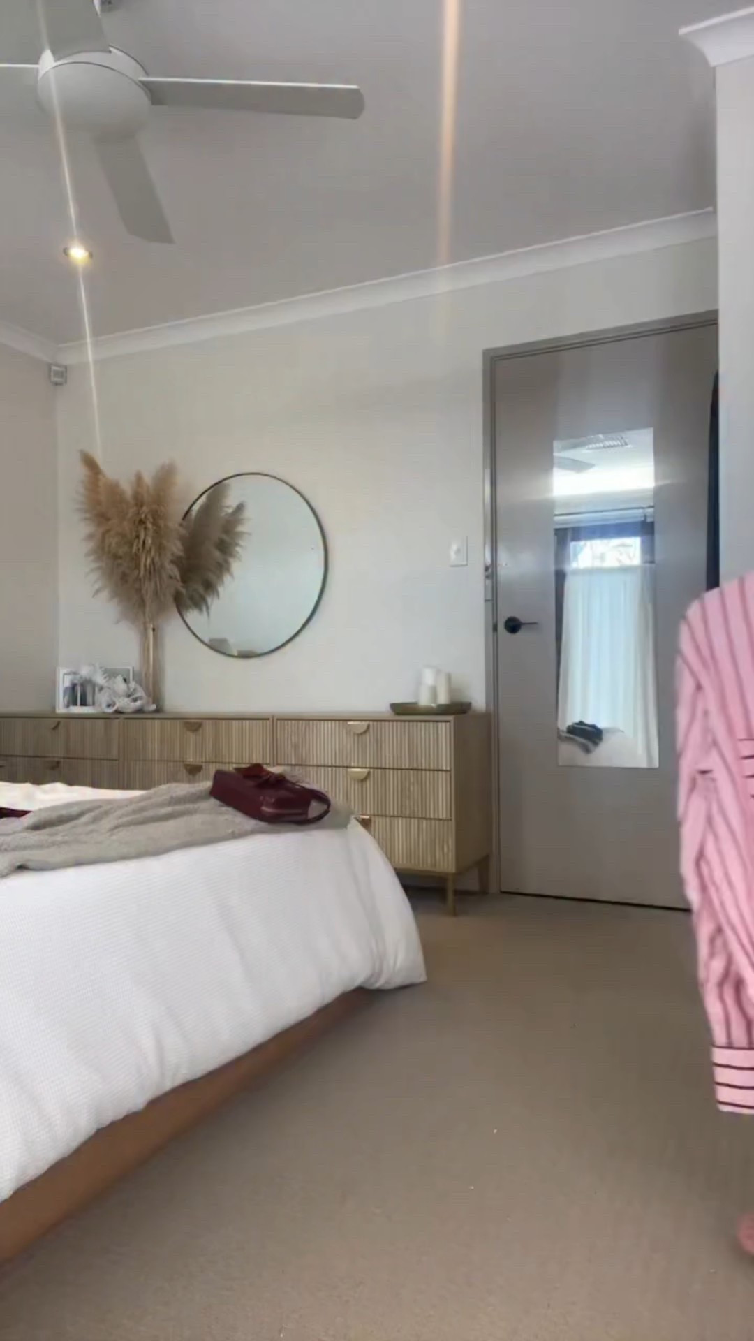 It’s @petalandpup 11th birthday 🎈and to celebrate it’s 30% OFF EVERYTHING! Until this thursday! 

Use code “BDAY30” for 30% off! 

Yellow blazer - size XS 
It’s oversized so if you wanted it more fitted size down 

Stripe Shirt- size XS is also an over size fit! 

Pants - size 6 true to size, however they’re a bit long on me but I’m short so will take them up! 

Berry cardigan - size S! I sized up in this as a I like my knits slightly bigger, however it is true to size! 

#corporateoutfits #officewear #petalandpup 