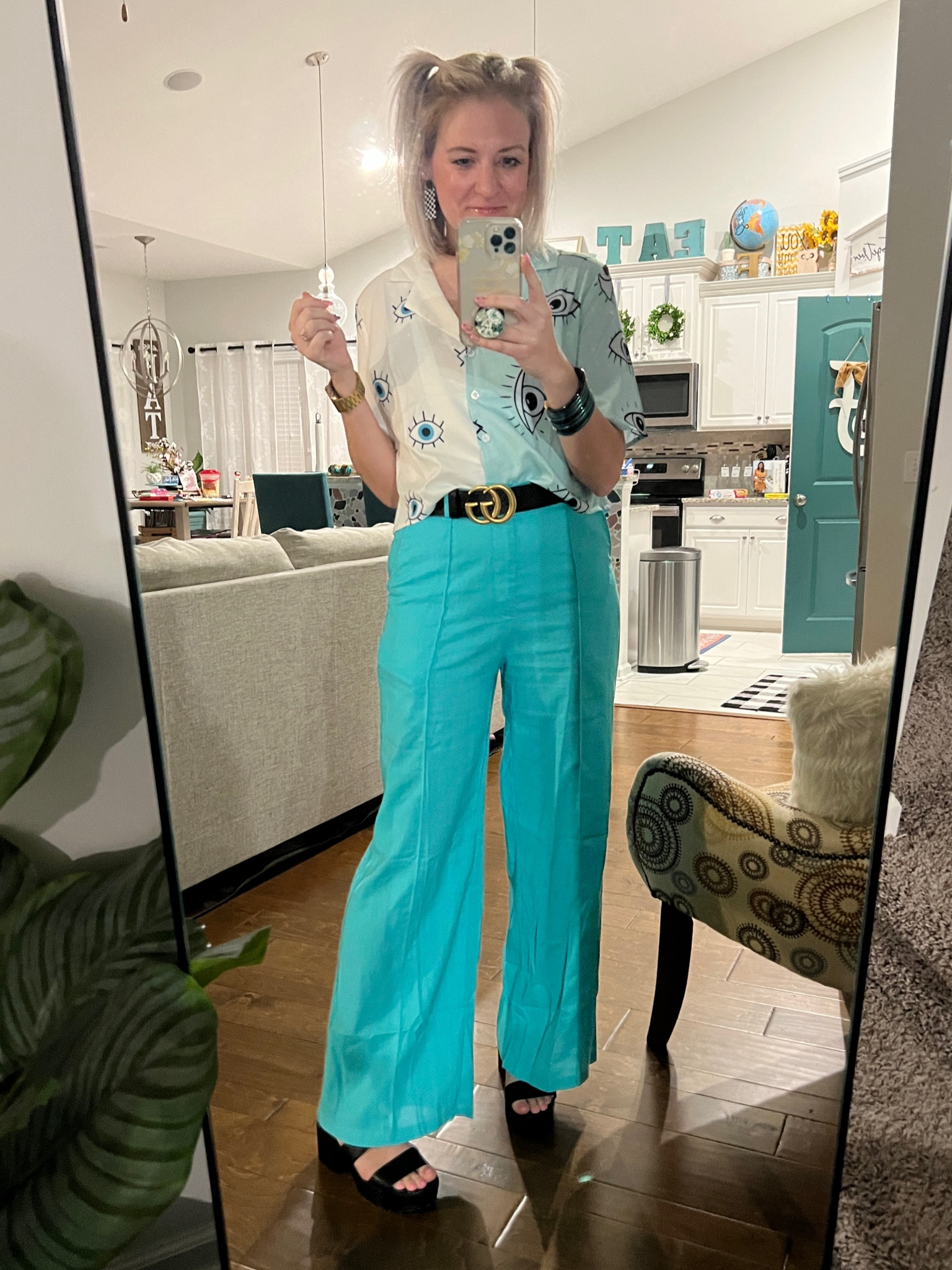 Colored pants really elevate my teacher look. Add in a fun blouse and you have a cute, workwear outfit! 


#LTKunder50 #LTKworkwear #LTKstyletip