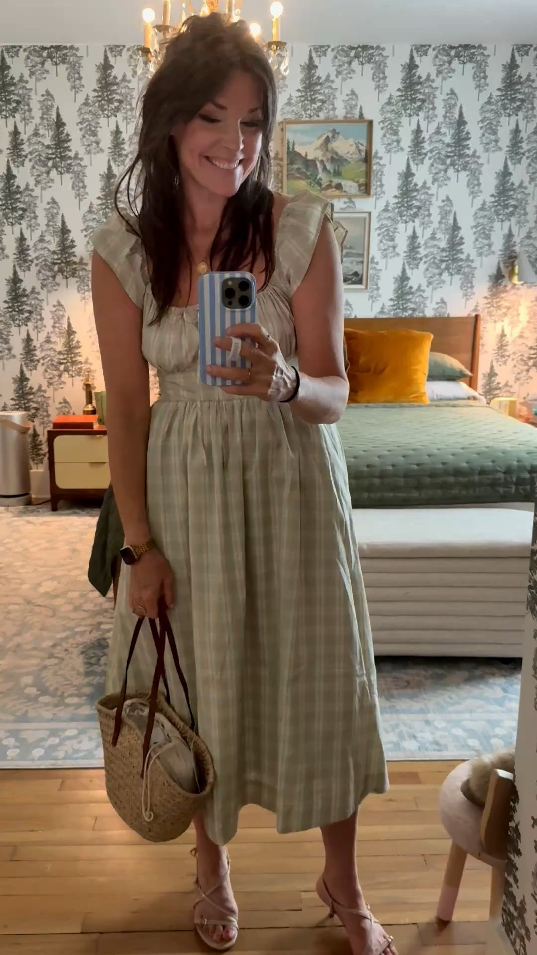 I got this dress in a second color because I love it so much! The fit is so good, and it will transition so well to fall with some cute boots and a sweater. The colors on this one are so pretty too - it’s a sage green with a little pink! I’m wearing medium and it’s perfect.✨

#LTKmomlife #LTKOver40 #LTKSaleAlert