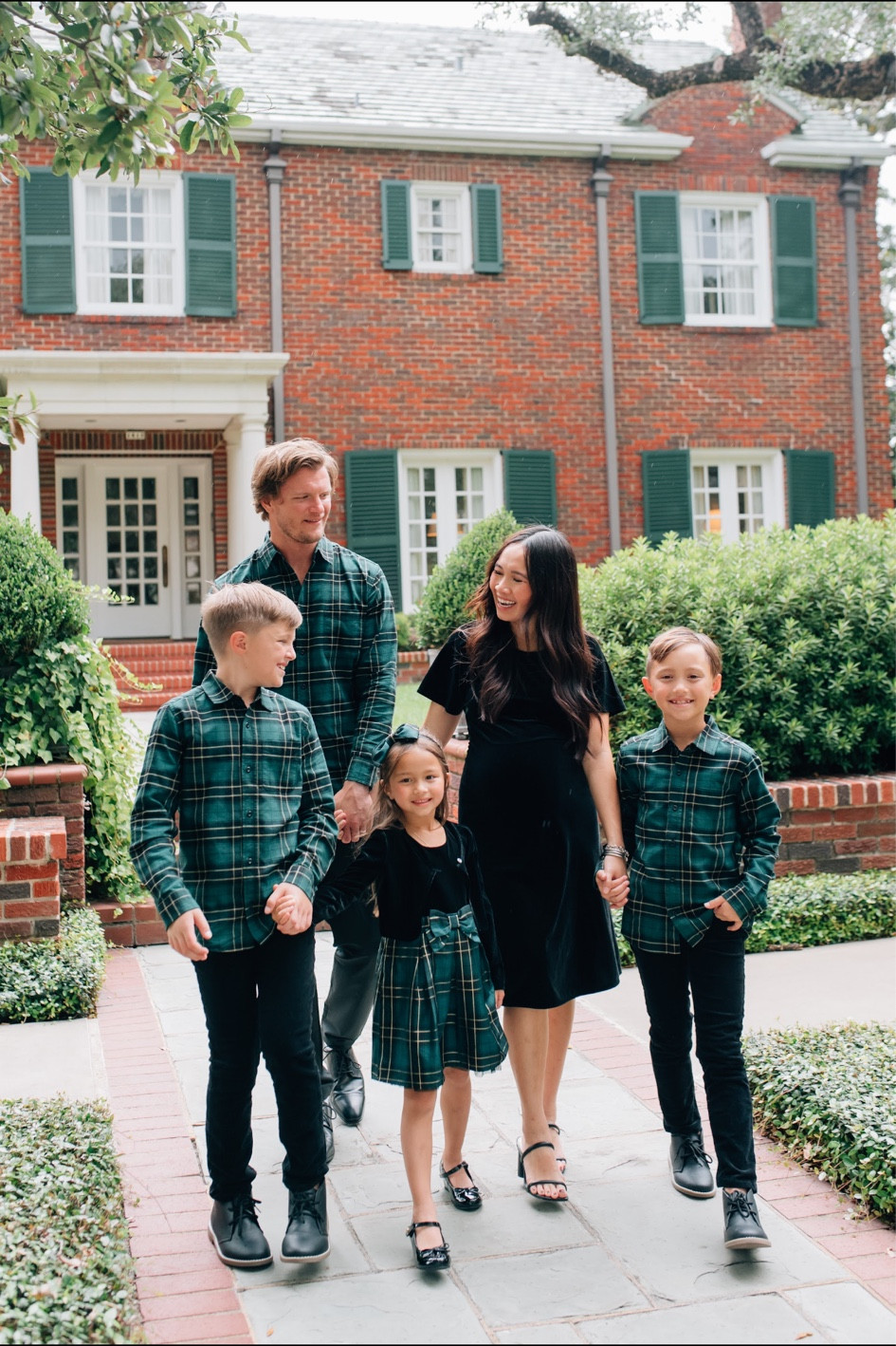 Family holiday outfits! Love these matching and coordinated outfits from The Children's Place 