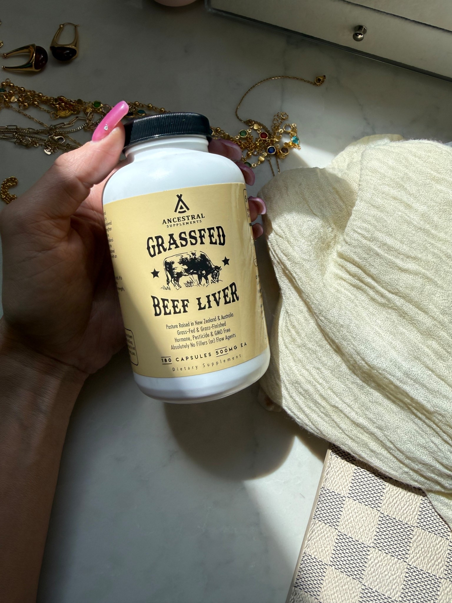 Take your vitamins, friends 🙃￼
The best multivitamin 🫶🏽￼
#vitamins #wellness 

#LTKmorningroutine #LTKselfcare