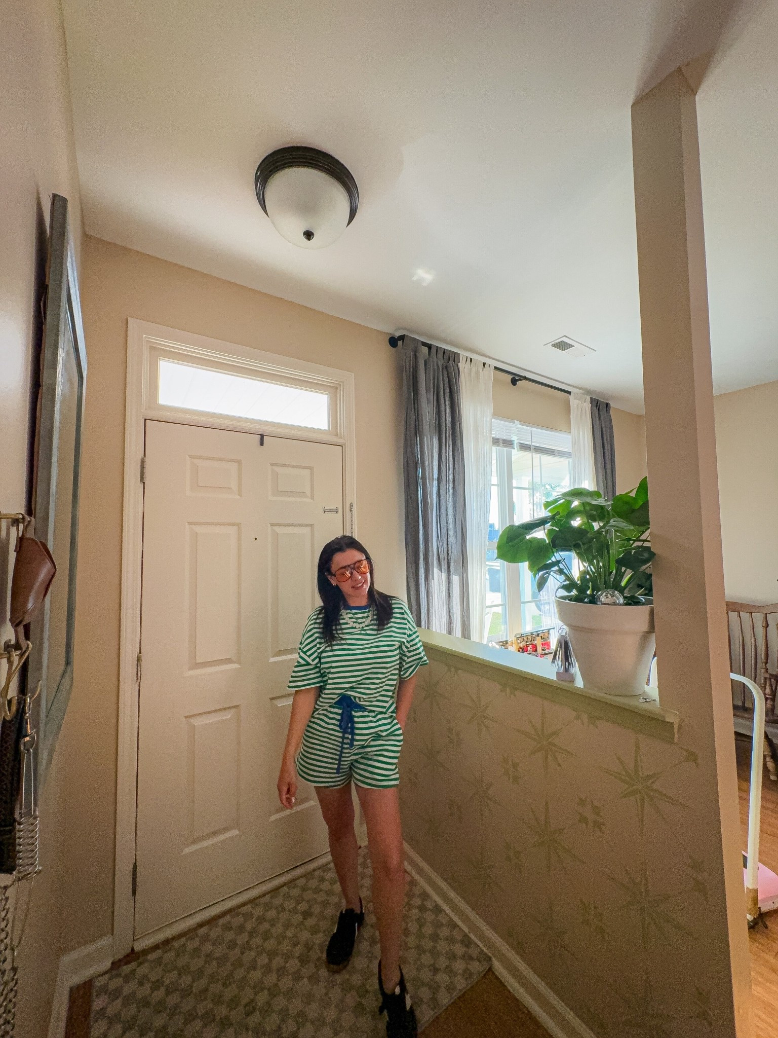 Cute little summer/ spring on the go mom outfit! 