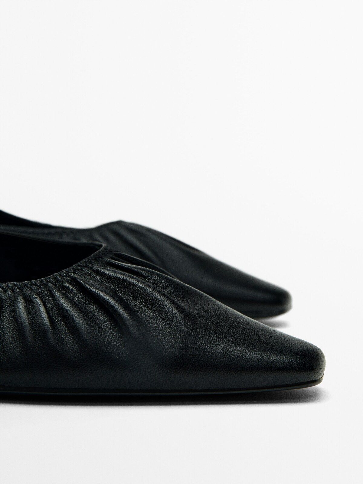 Pointed ballet flats with gathered detail | Massimo Dutti (US)