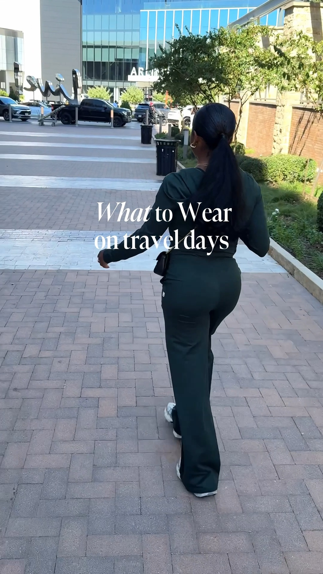 Soft, cozy, and cute 😍Halo Essential Wide Leg pants and Mini Full Zip Hoodie from @vuoriclothing