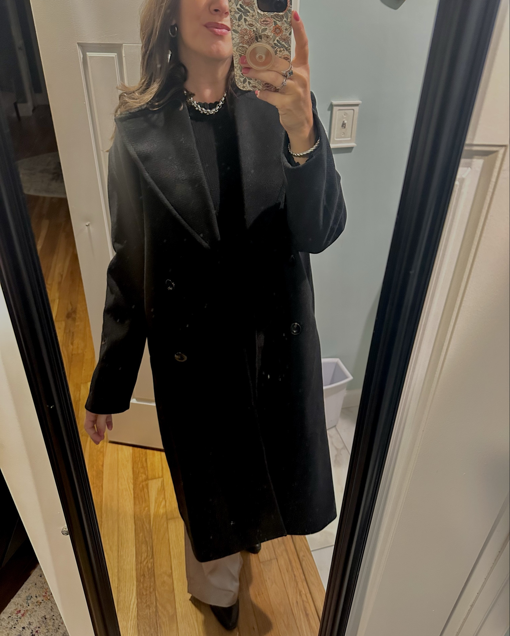 The temps majorly dropped in New York this week, so it’s officially winter coat and gloves season. Got this wool coat from #OldNavy last week and it’s a winner! Under $60 and great quality / length. Gloves are #Quince and a great stocking stuffer 🙃 

#LTKWorkwear #LTKGiftGuide #LTKSeasonal
