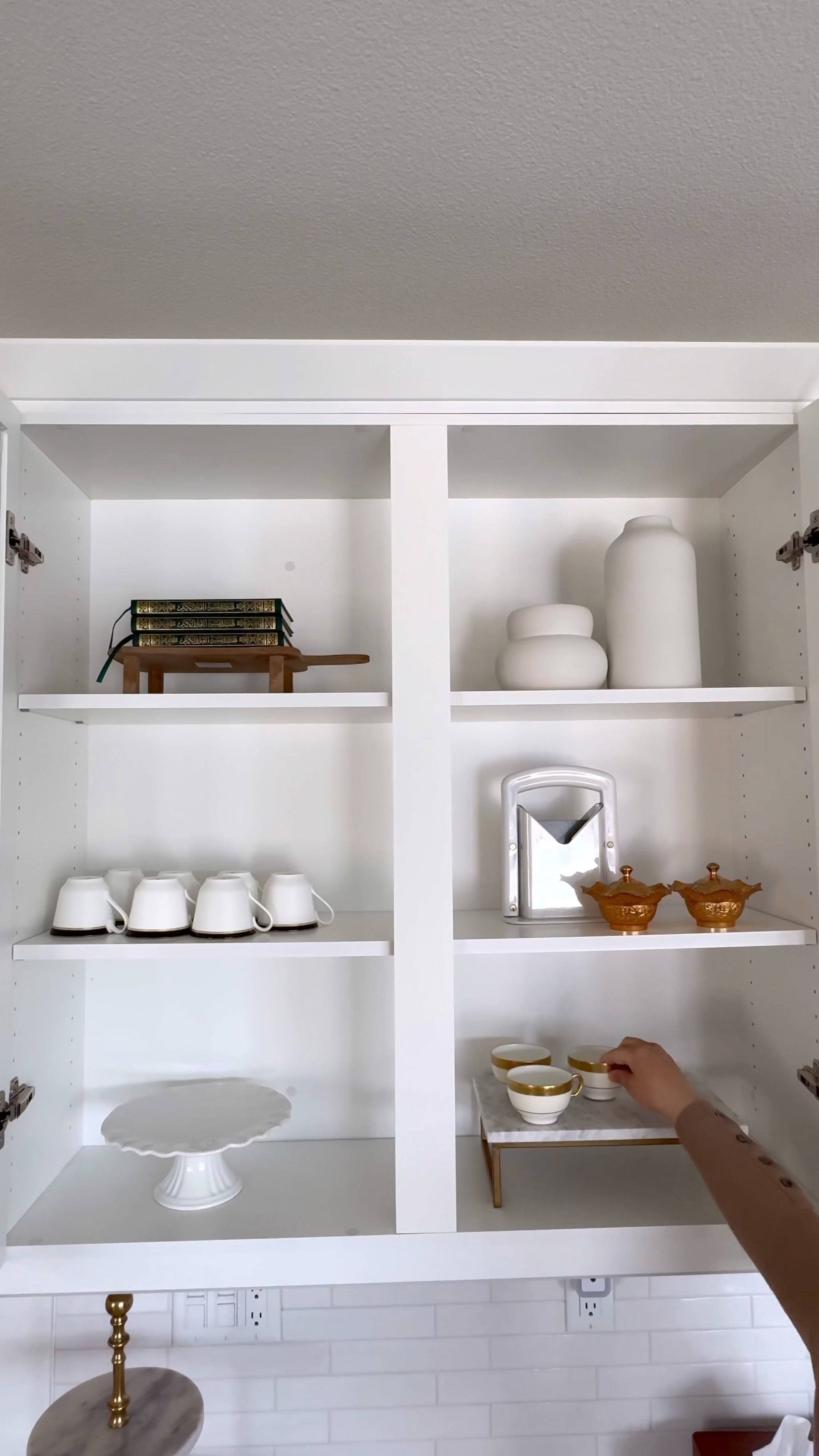 Cabinet organization #amazon #organization home

#LTKhome #LTKVideo